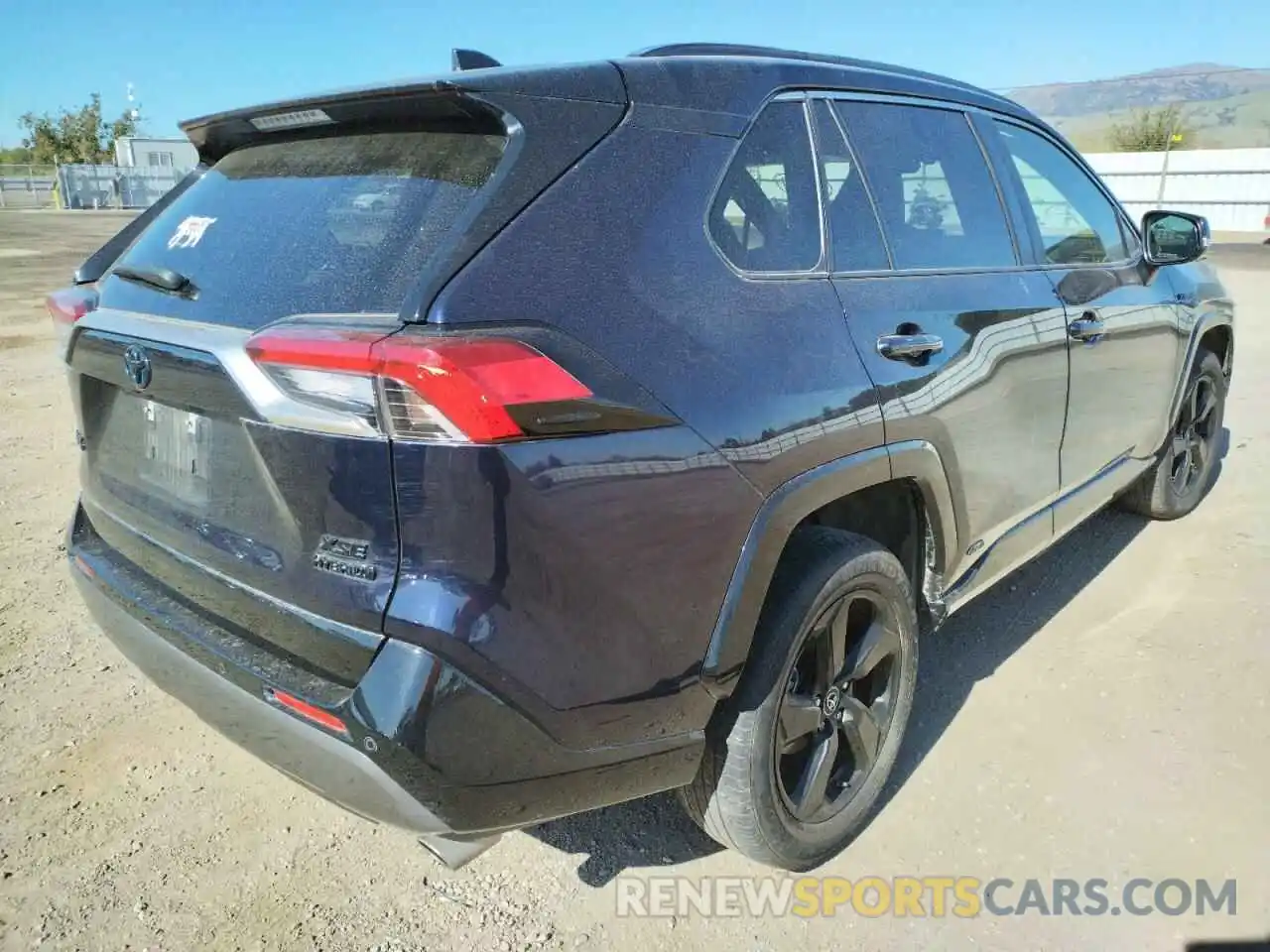 4 Photograph of a damaged car JTMEWRFV6KD518914 TOYOTA RAV4 2019