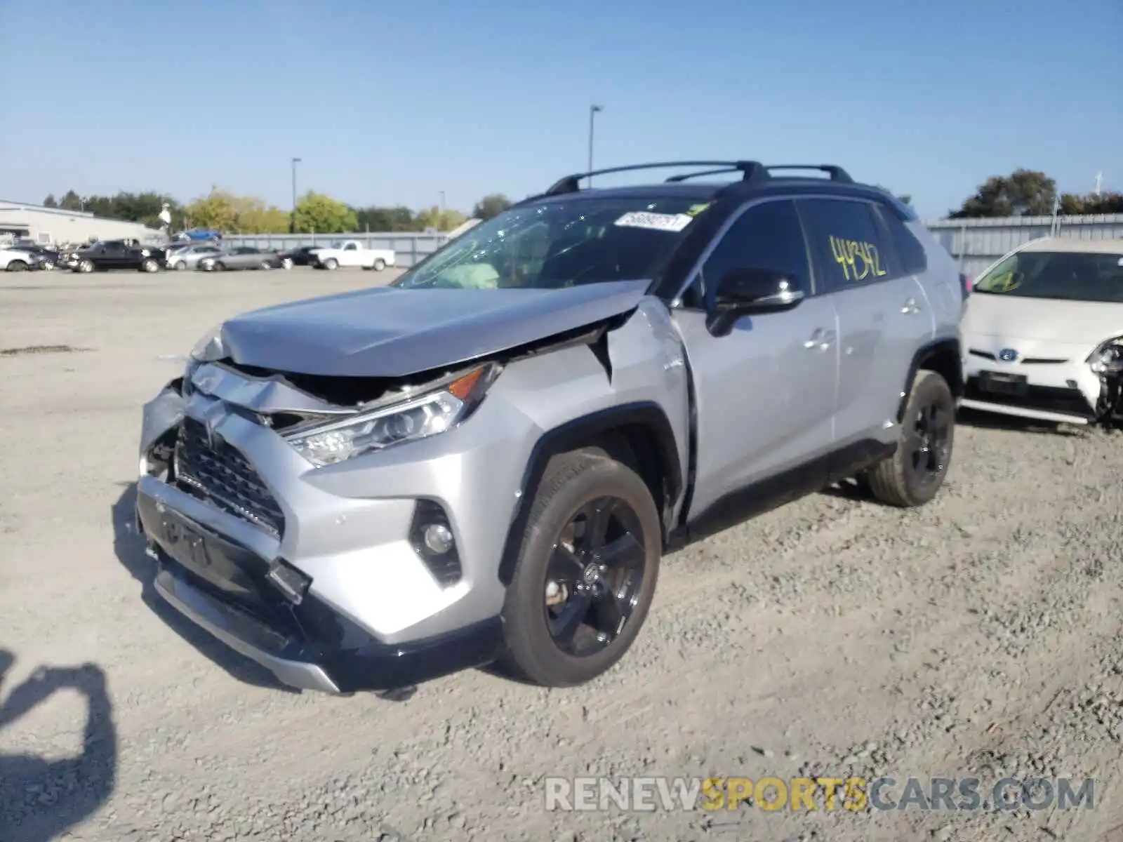 2 Фотография поврежденного автомобиля JTMEWRFV6KD521151 TOYOTA RAV4 2019