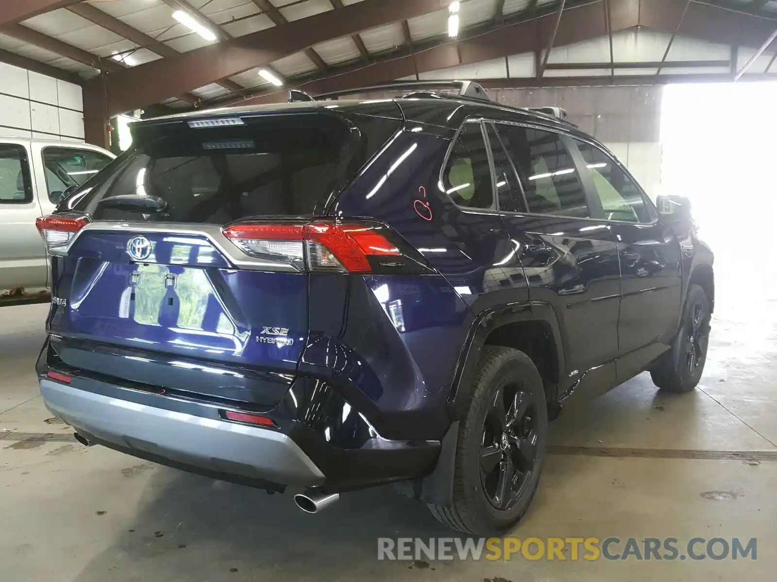 4 Photograph of a damaged car JTMEWRFV6KJ009973 TOYOTA RAV4 2019