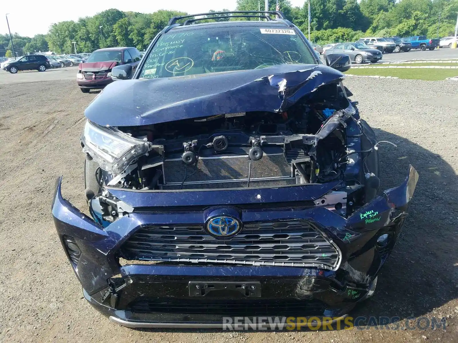 9 Photograph of a damaged car JTMEWRFV6KJ009973 TOYOTA RAV4 2019