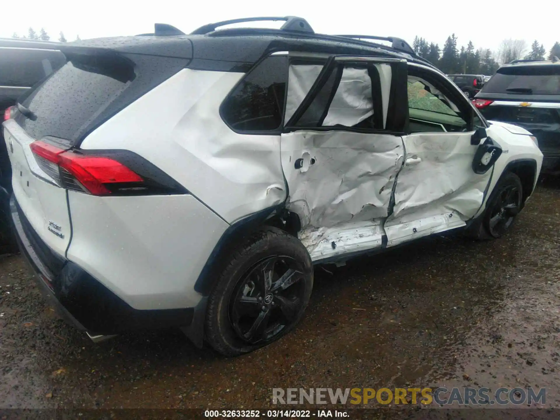 6 Photograph of a damaged car JTMEWRFV6KJ017524 TOYOTA RAV4 2019