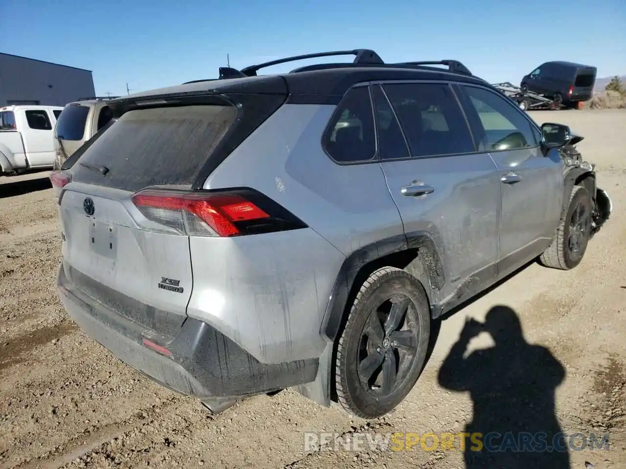 4 Photograph of a damaged car JTMEWRFV6KJ017538 TOYOTA RAV4 2019