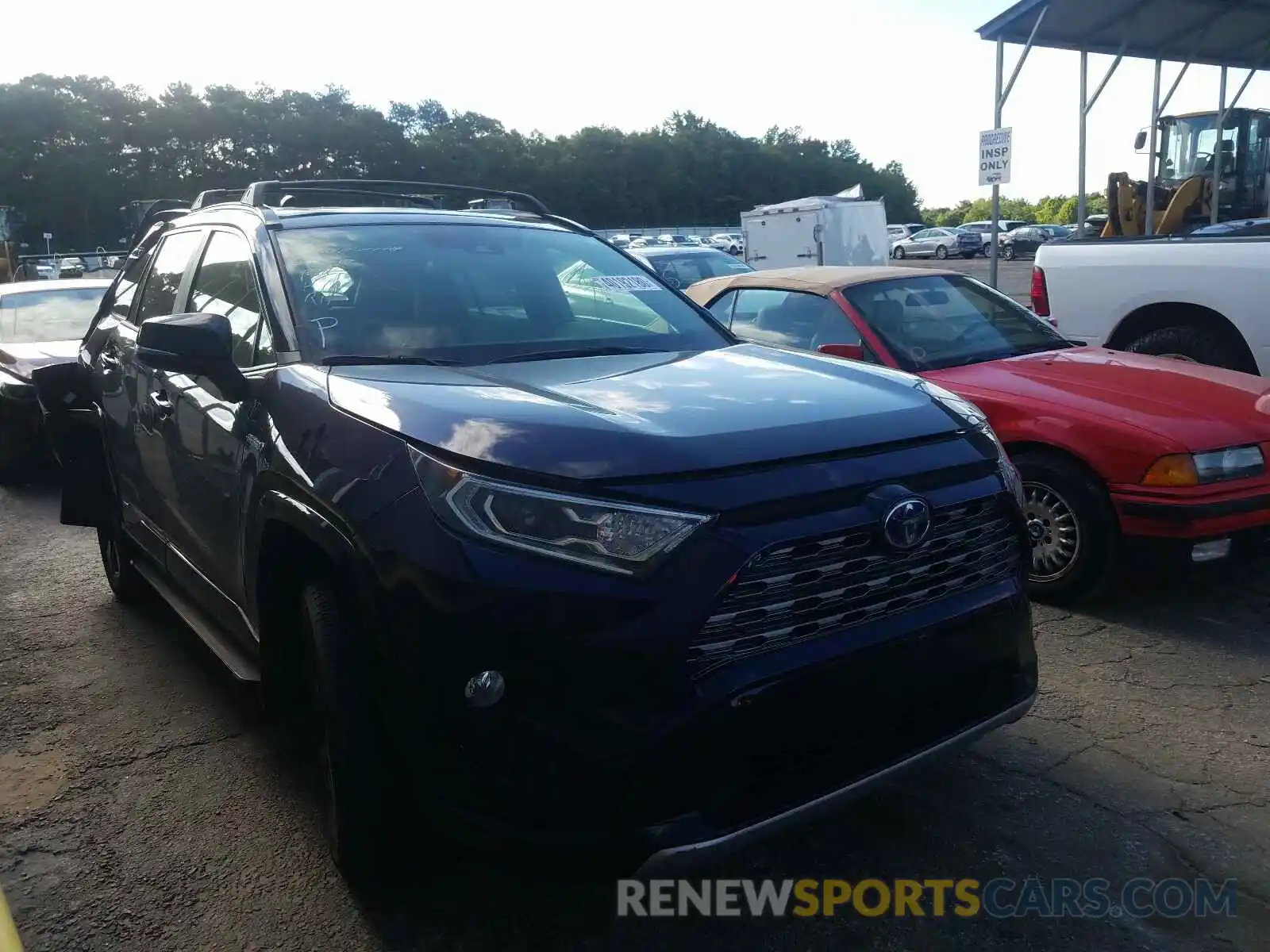 1 Photograph of a damaged car JTMEWRFV6KJ018771 TOYOTA RAV4 2019