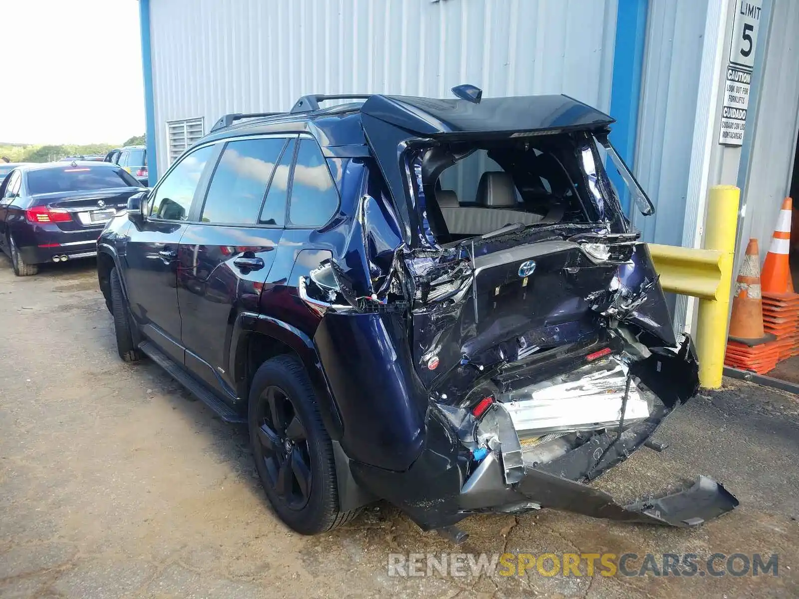 3 Photograph of a damaged car JTMEWRFV6KJ018771 TOYOTA RAV4 2019