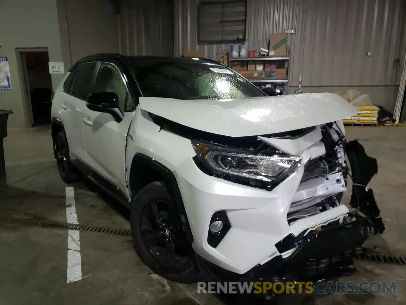 1 Photograph of a damaged car JTMEWRFV6KJ023372 TOYOTA RAV4 2019