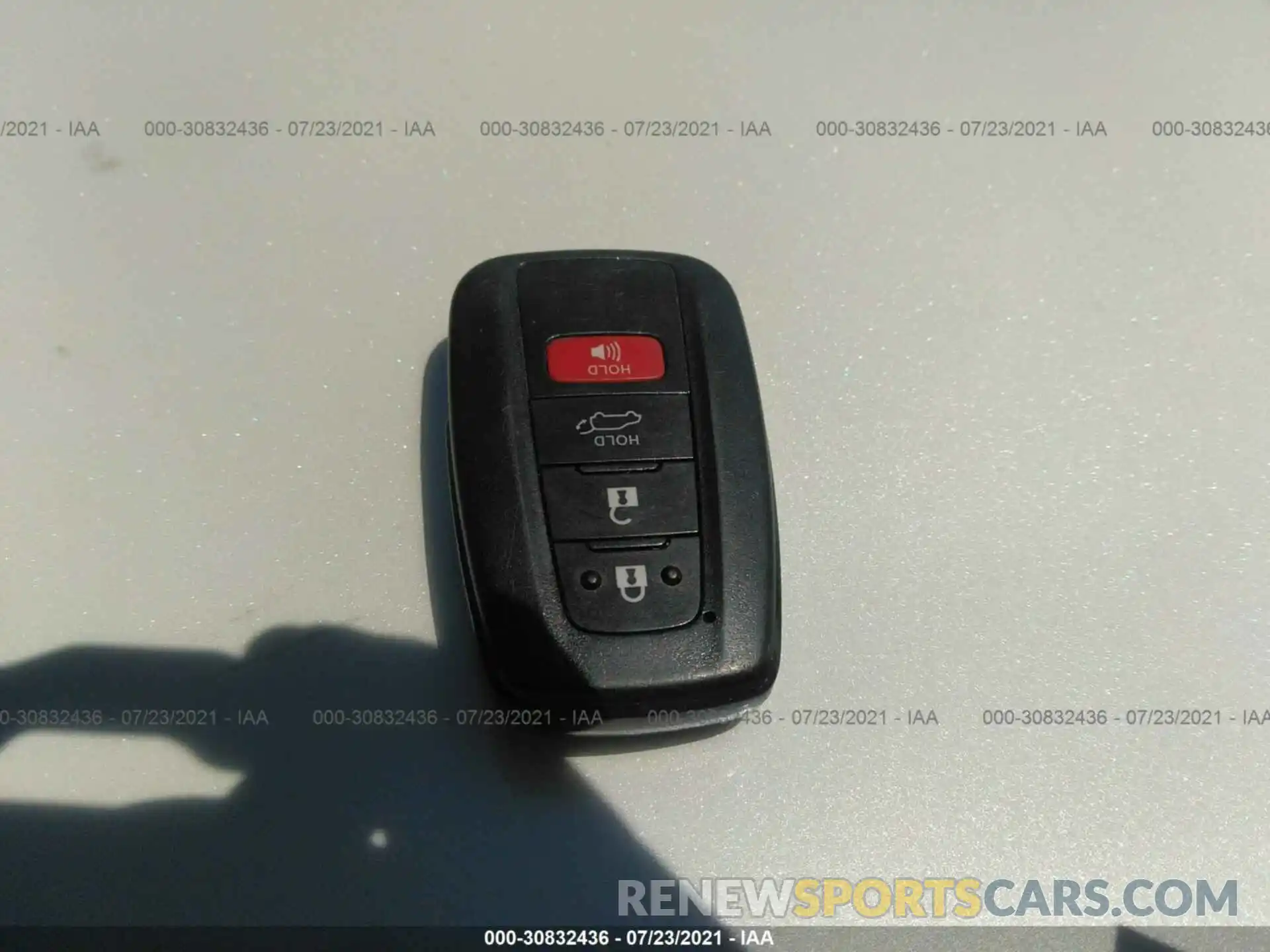 11 Photograph of a damaged car JTMEWRFV6KJ024036 TOYOTA RAV4 2019