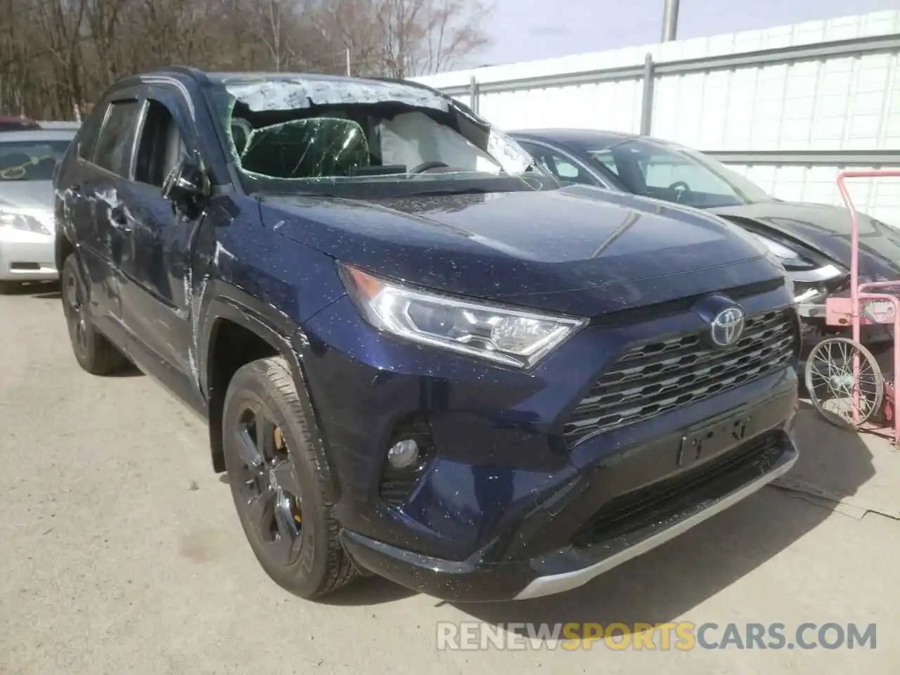 1 Photograph of a damaged car JTMEWRFV6KJ026627 TOYOTA RAV4 2019