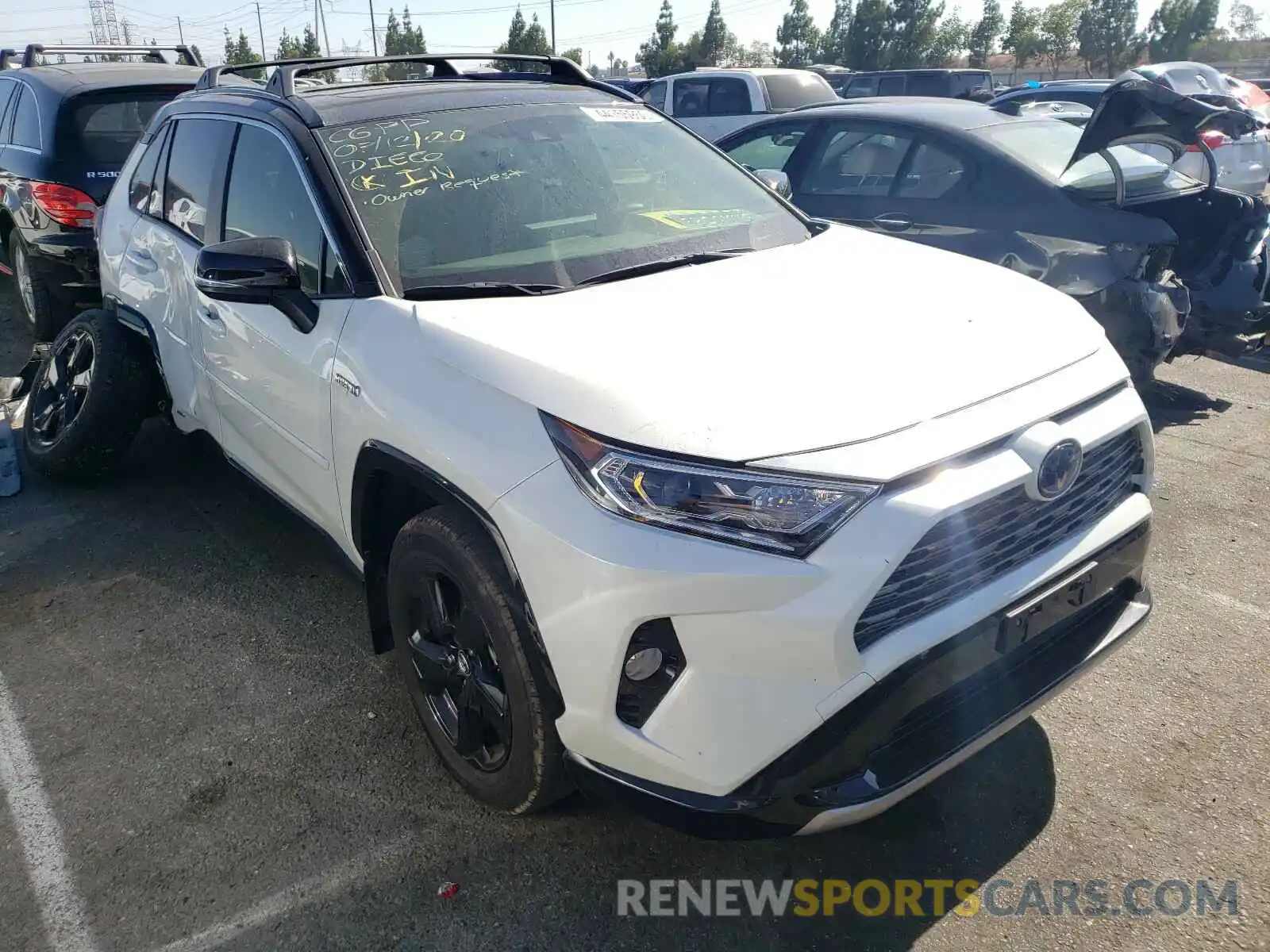 1 Photograph of a damaged car JTMEWRFV7KD511499 TOYOTA RAV4 2019