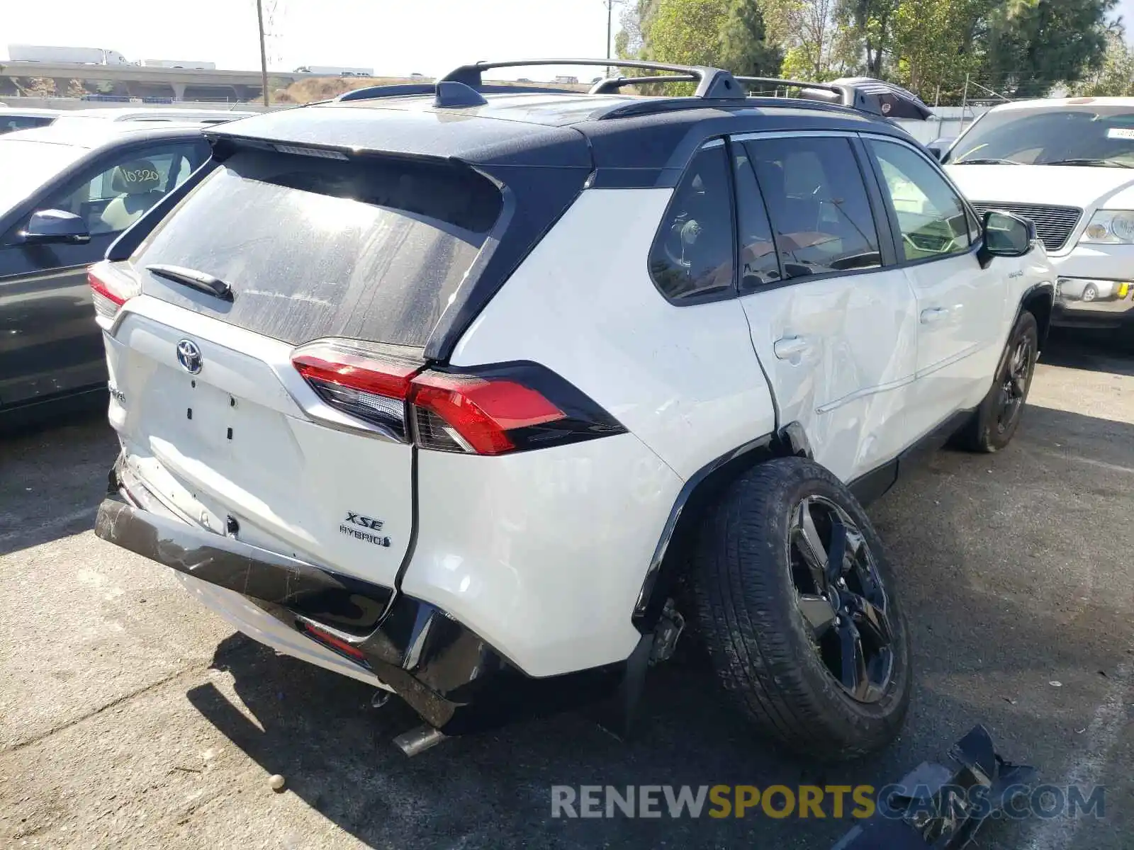 4 Photograph of a damaged car JTMEWRFV7KD511499 TOYOTA RAV4 2019