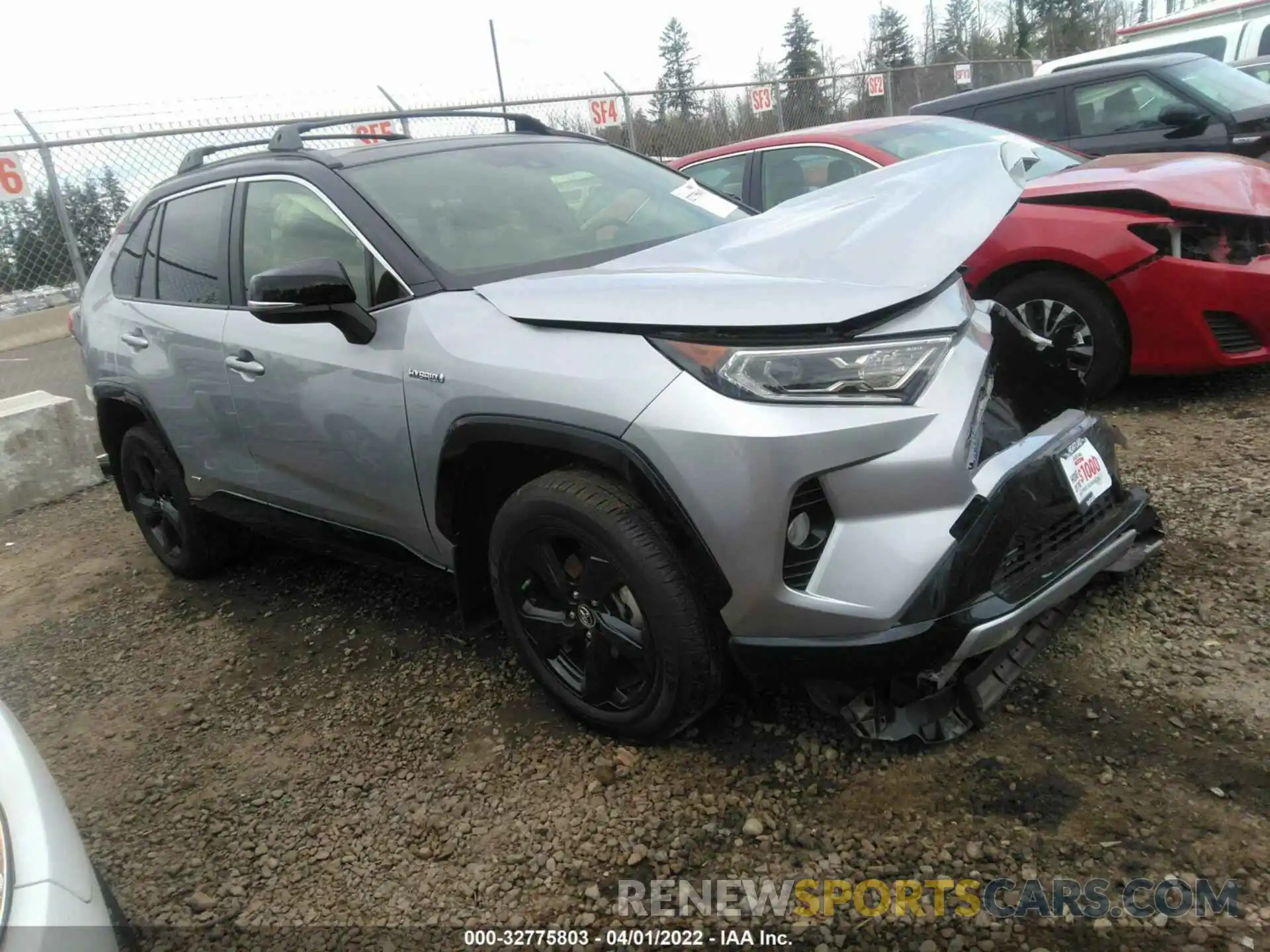 1 Photograph of a damaged car JTMEWRFV7KJ006984 TOYOTA RAV4 2019