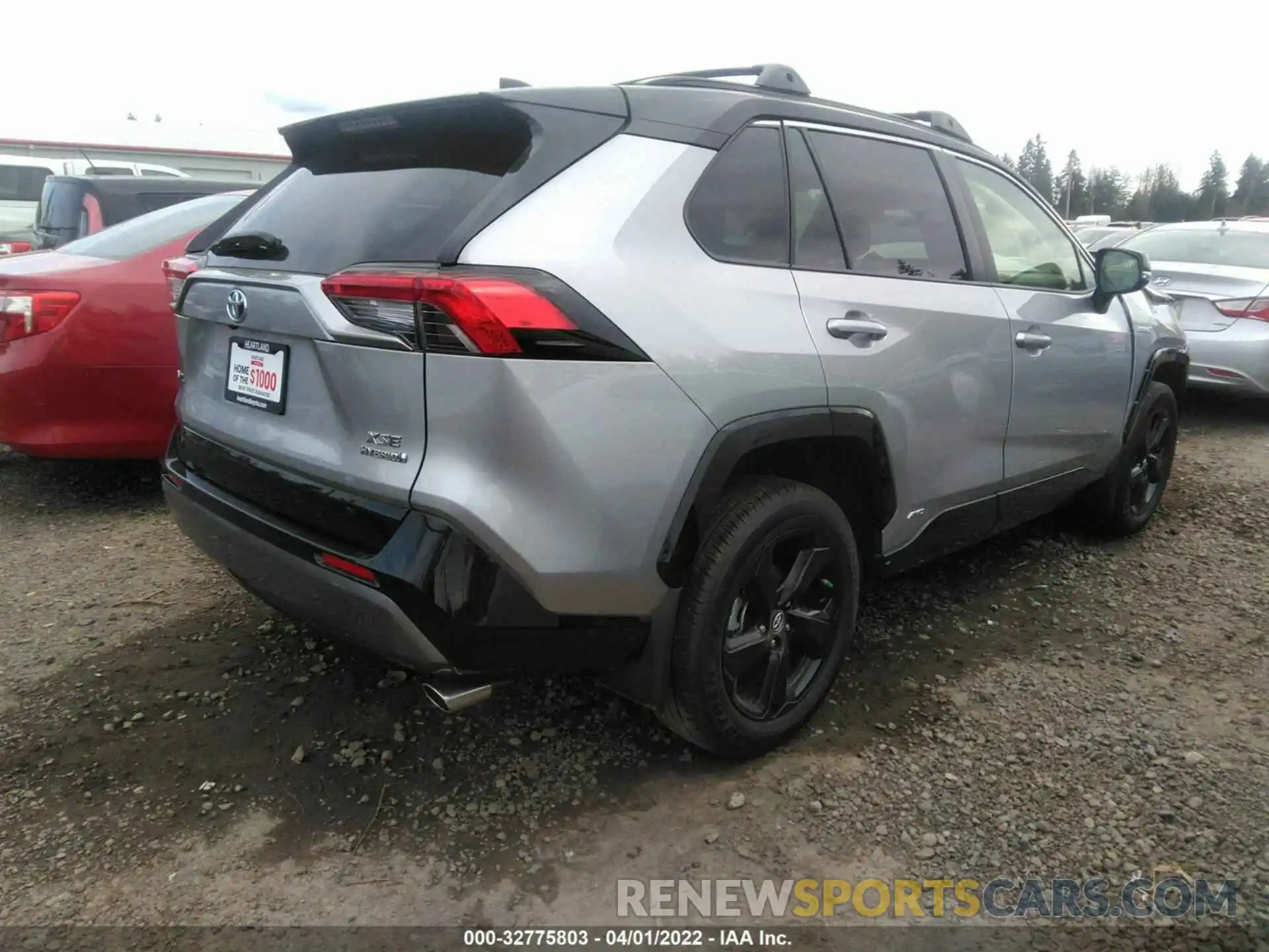 4 Photograph of a damaged car JTMEWRFV7KJ006984 TOYOTA RAV4 2019