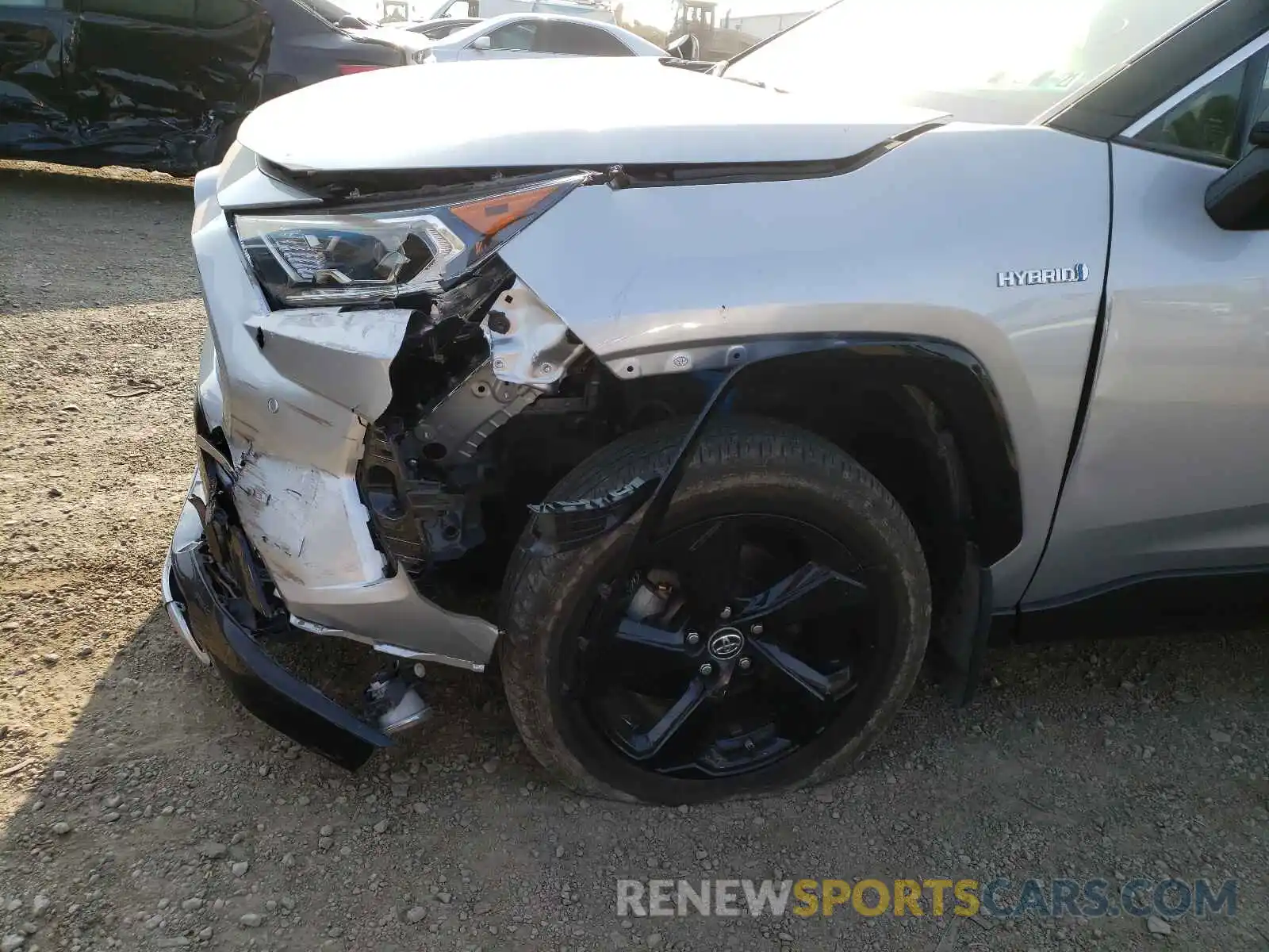 9 Photograph of a damaged car JTMEWRFV7KJ007133 TOYOTA RAV4 2019