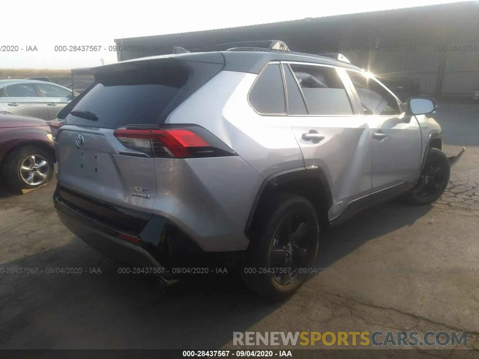 4 Photograph of a damaged car JTMEWRFV7KJ024496 TOYOTA RAV4 2019