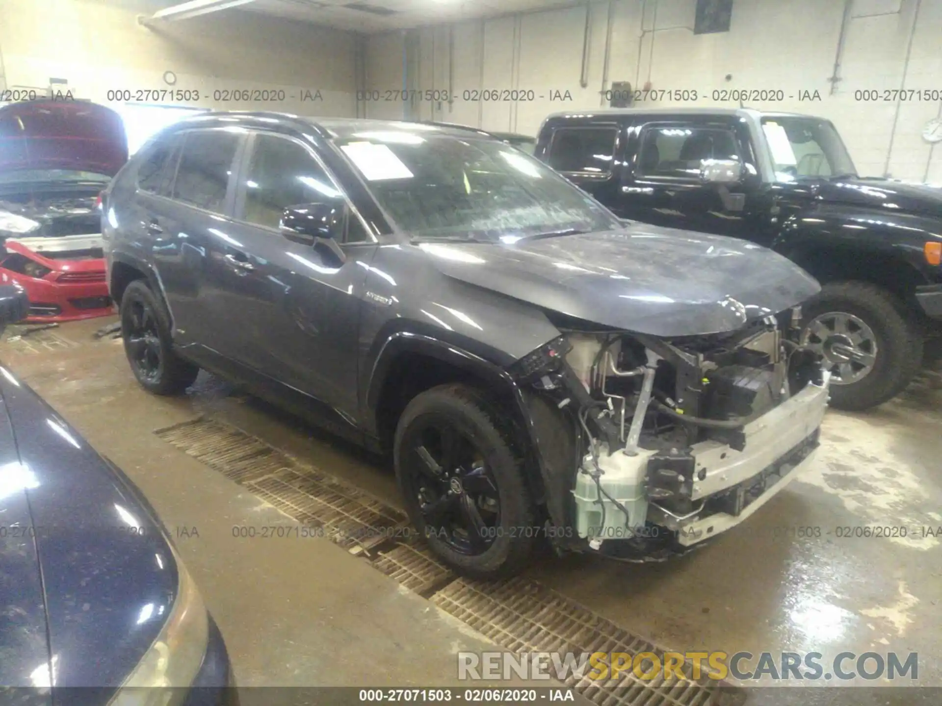 1 Photograph of a damaged car JTMEWRFV7KJ028290 TOYOTA RAV4 2019