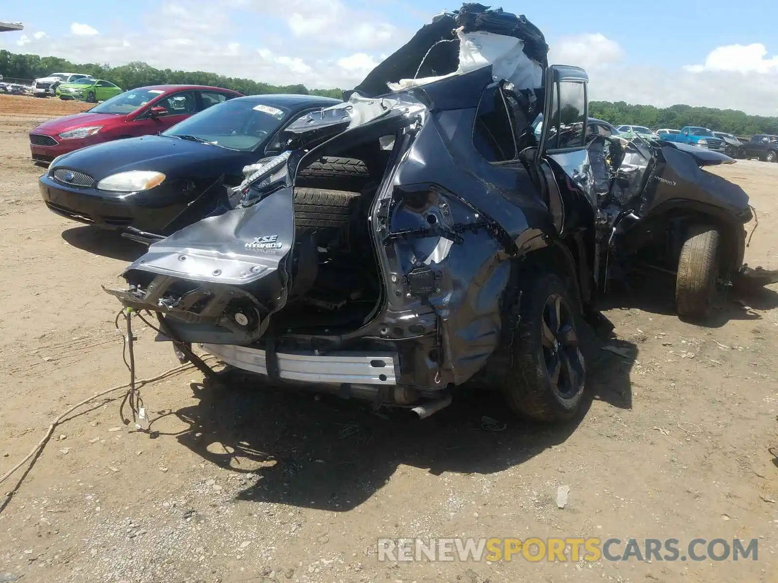 4 Photograph of a damaged car JTMEWRFV8KD506831 TOYOTA RAV4 2019