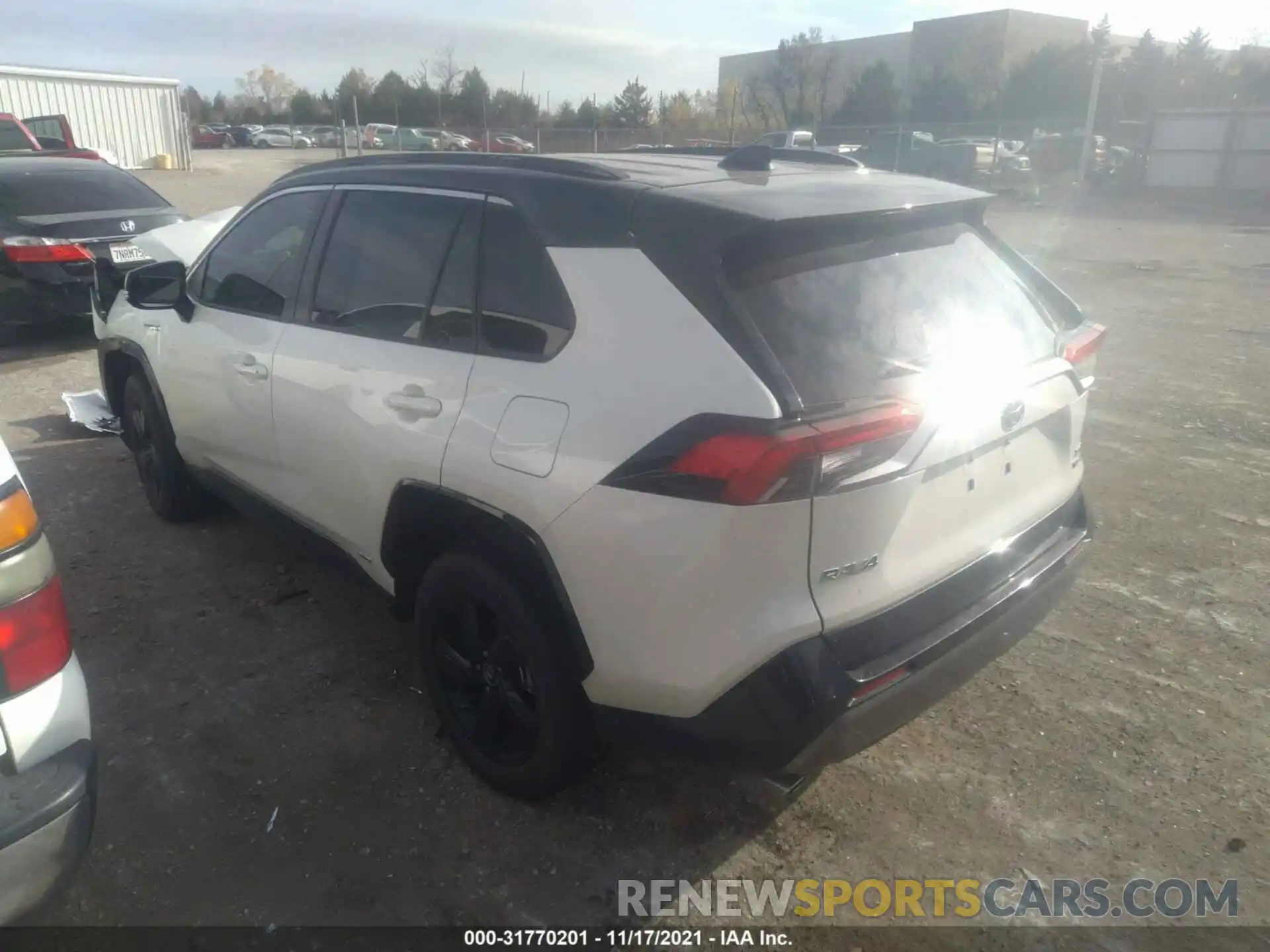 3 Фотография поврежденного автомобиля JTMEWRFV8KD509549 TOYOTA RAV4 2019