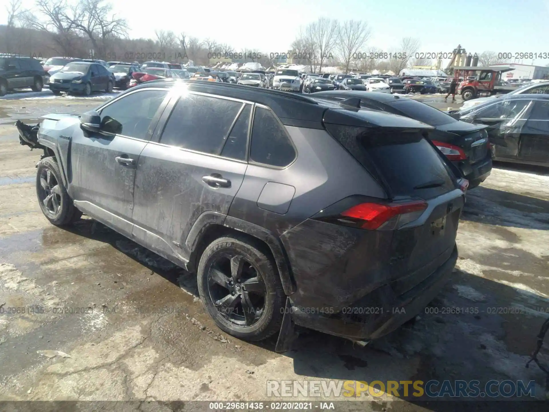 3 Фотография поврежденного автомобиля JTMEWRFV8KD516520 TOYOTA RAV4 2019