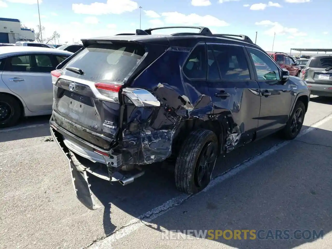 4 Photograph of a damaged car JTMEWRFV8KJ002118 TOYOTA RAV4 2019