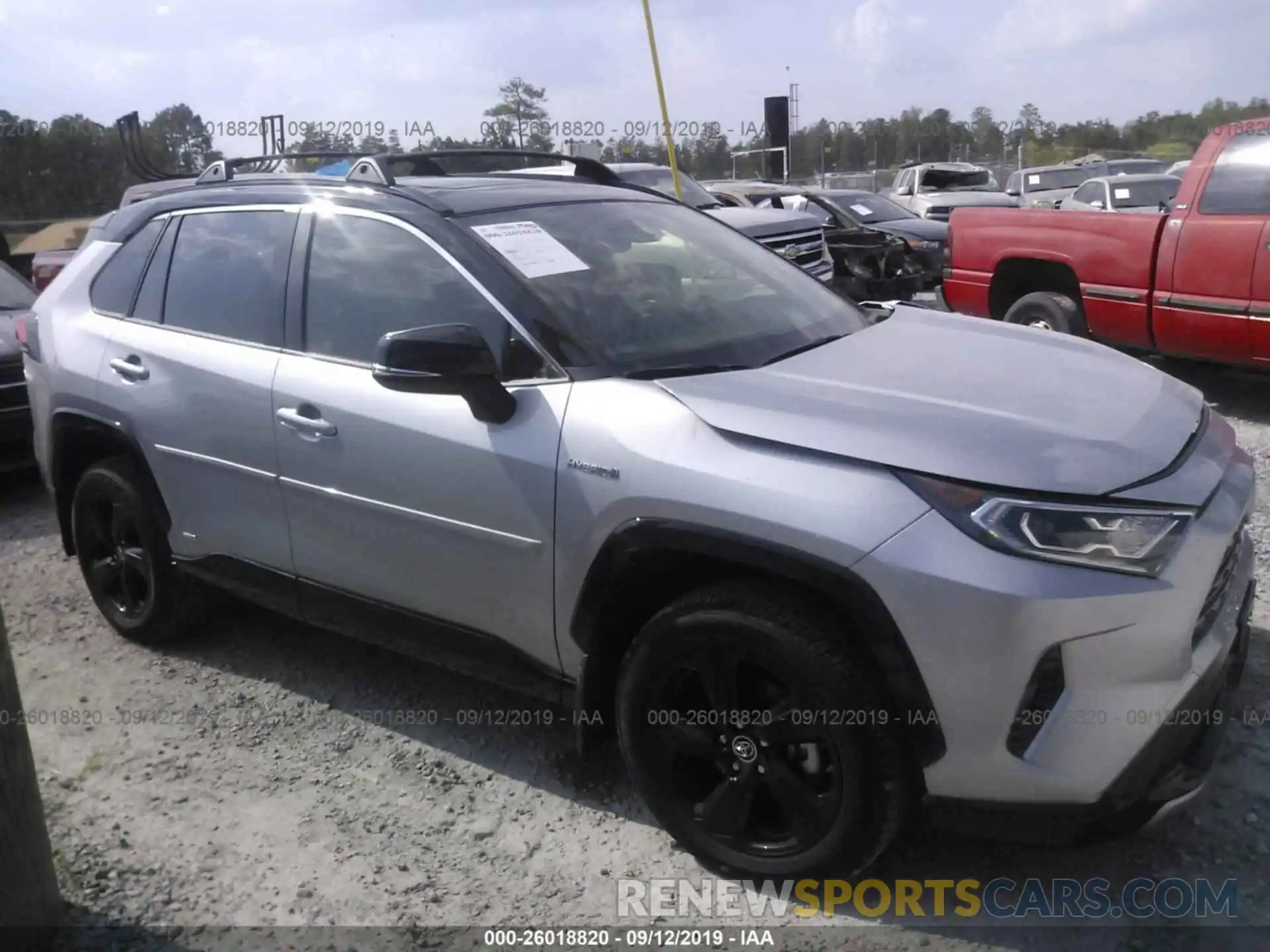 1 Photograph of a damaged car JTMEWRFV8KJ004208 TOYOTA RAV4 2019