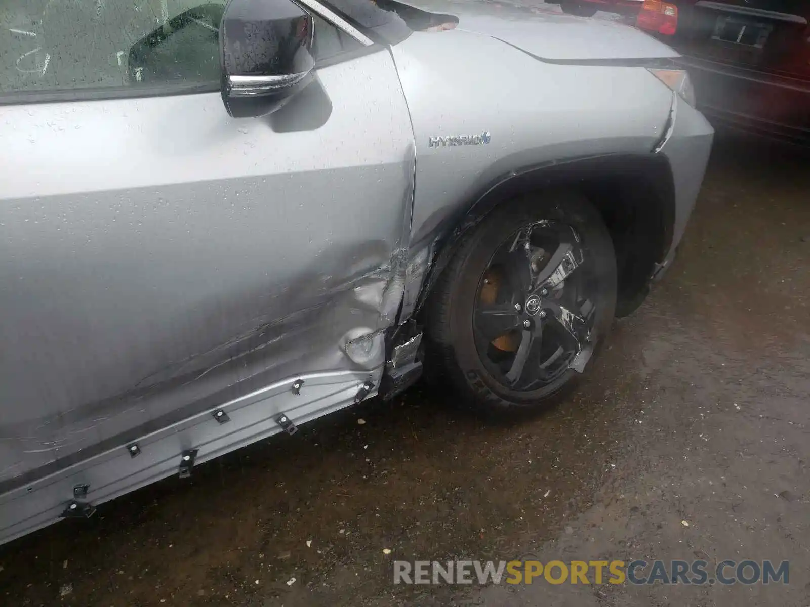 9 Photograph of a damaged car JTMEWRFV8KJ017119 TOYOTA RAV4 2019