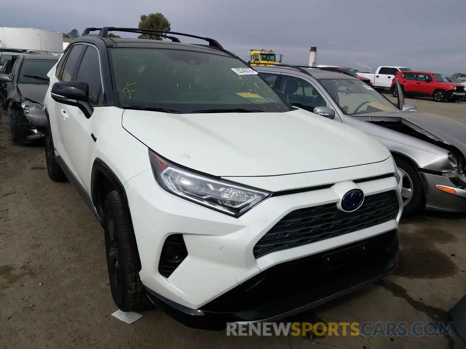 1 Photograph of a damaged car JTMEWRFV8KJ019100 TOYOTA RAV4 2019