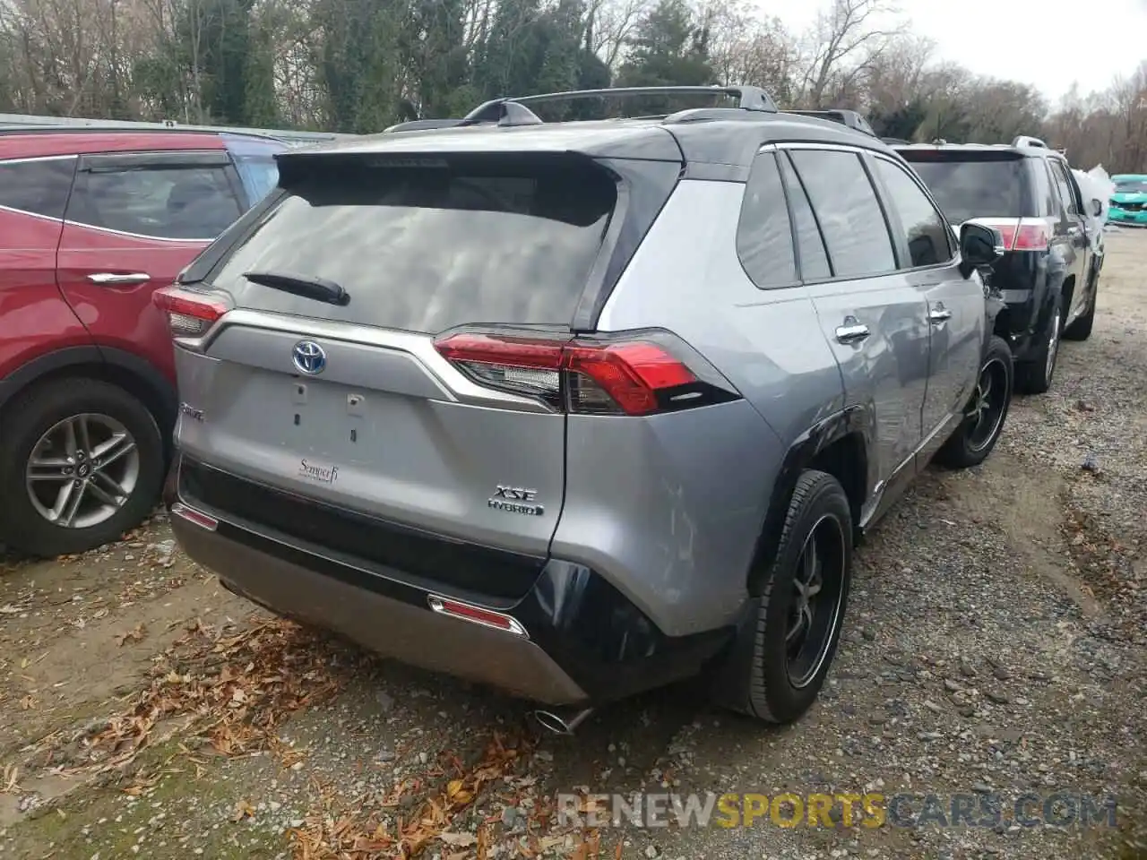 4 Photograph of a damaged car JTMEWRFV8KJ026192 TOYOTA RAV4 2019