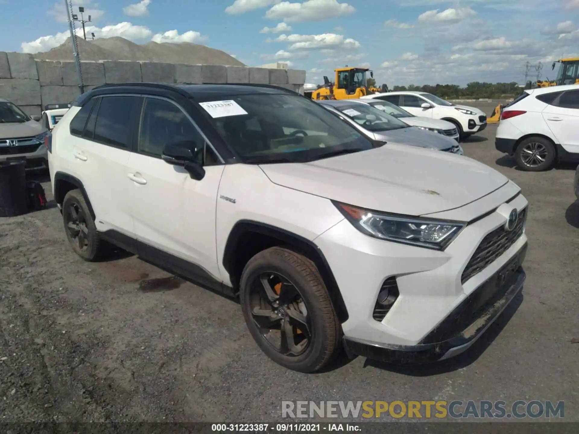 1 Photograph of a damaged car JTMEWRFV8KJ026824 TOYOTA RAV4 2019