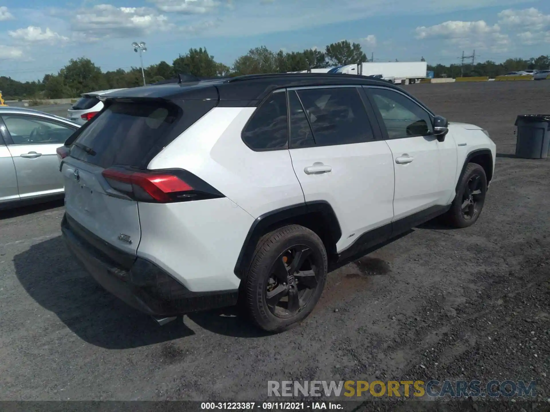 4 Photograph of a damaged car JTMEWRFV8KJ026824 TOYOTA RAV4 2019