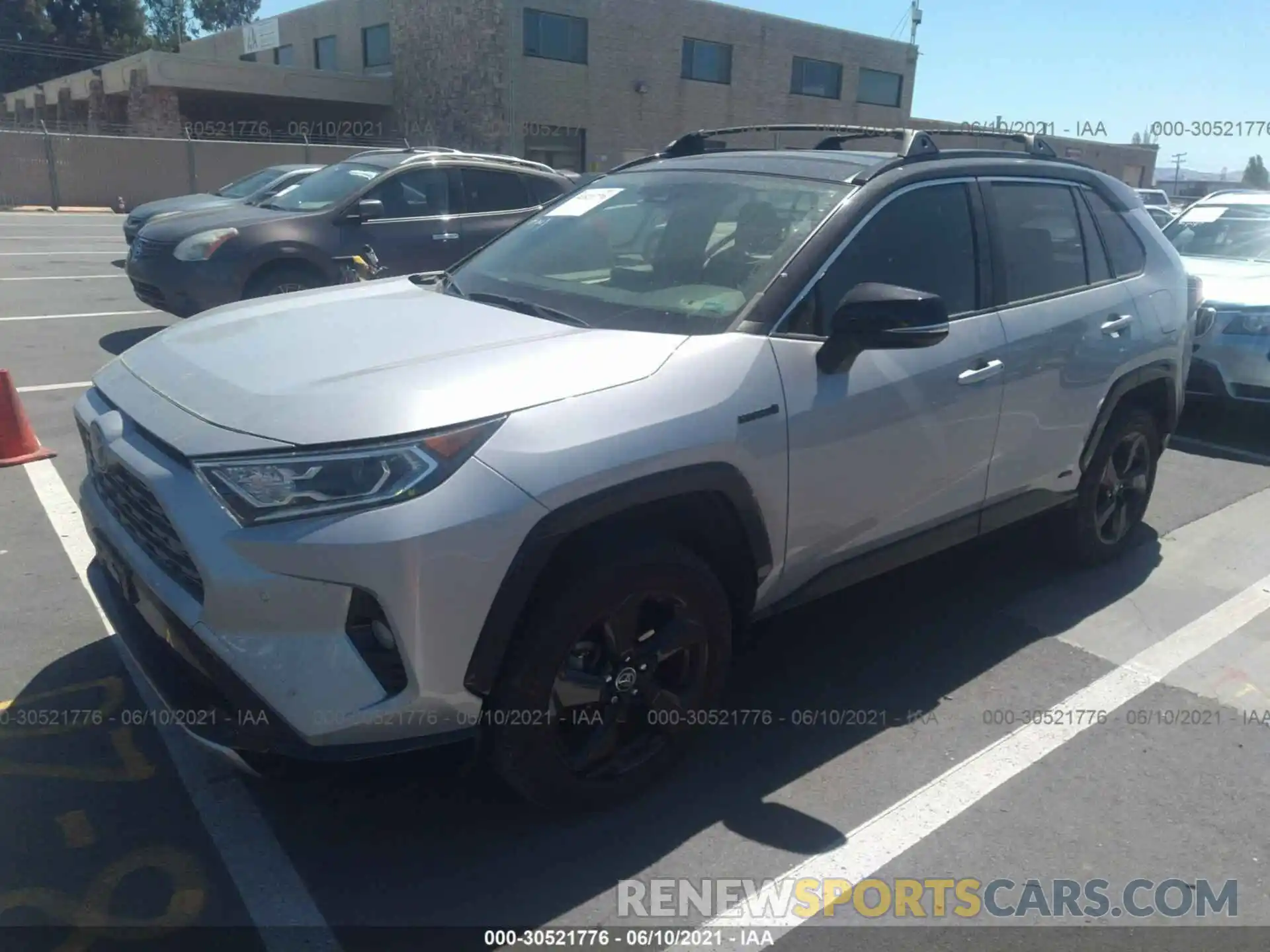 2 Photograph of a damaged car JTMEWRFV9KD516560 TOYOTA RAV4 2019