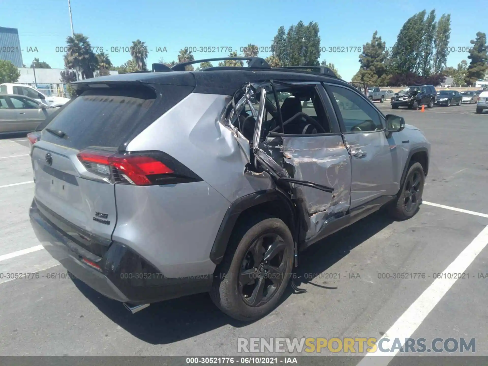 4 Photograph of a damaged car JTMEWRFV9KD516560 TOYOTA RAV4 2019