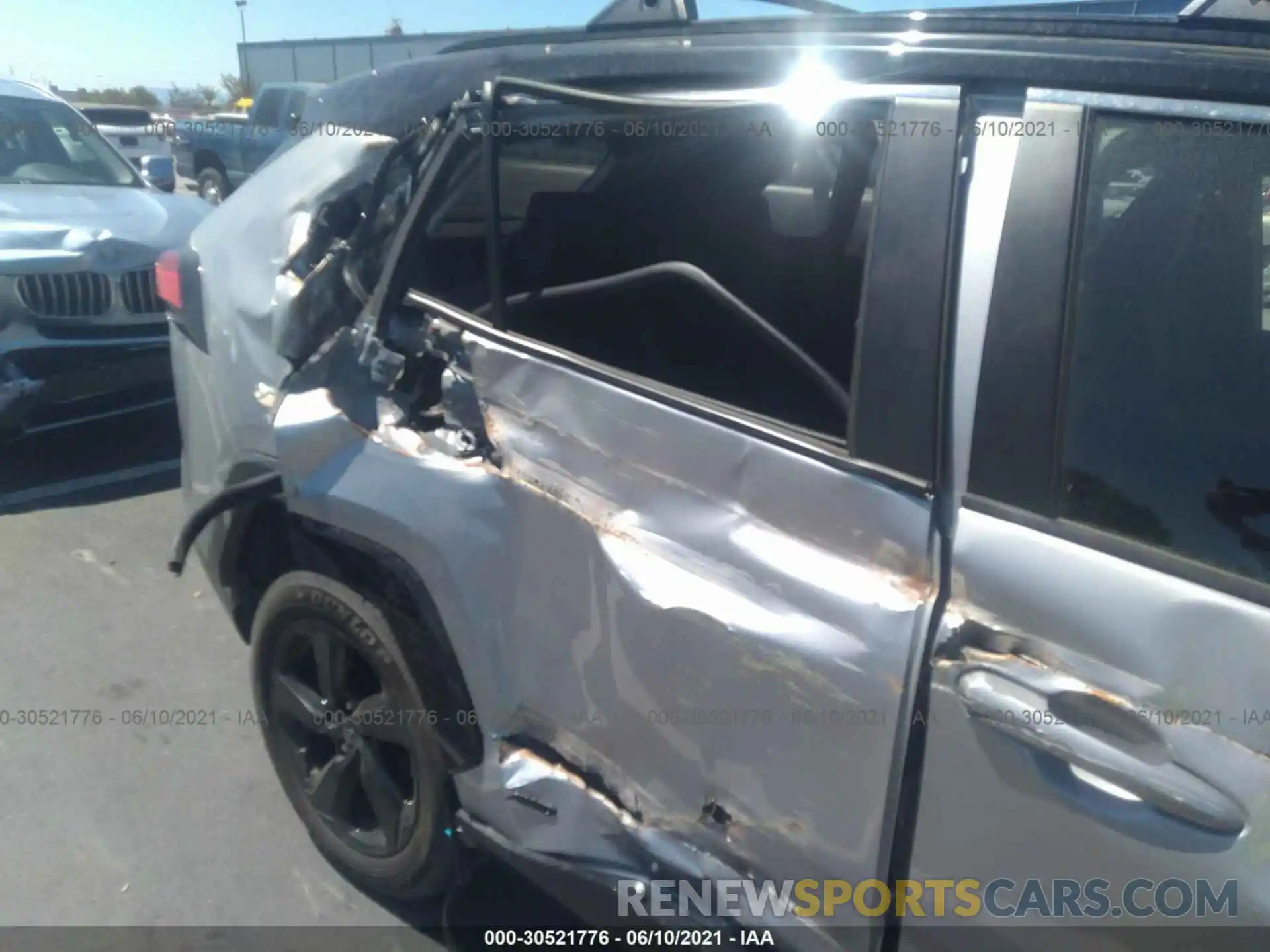 6 Photograph of a damaged car JTMEWRFV9KD516560 TOYOTA RAV4 2019