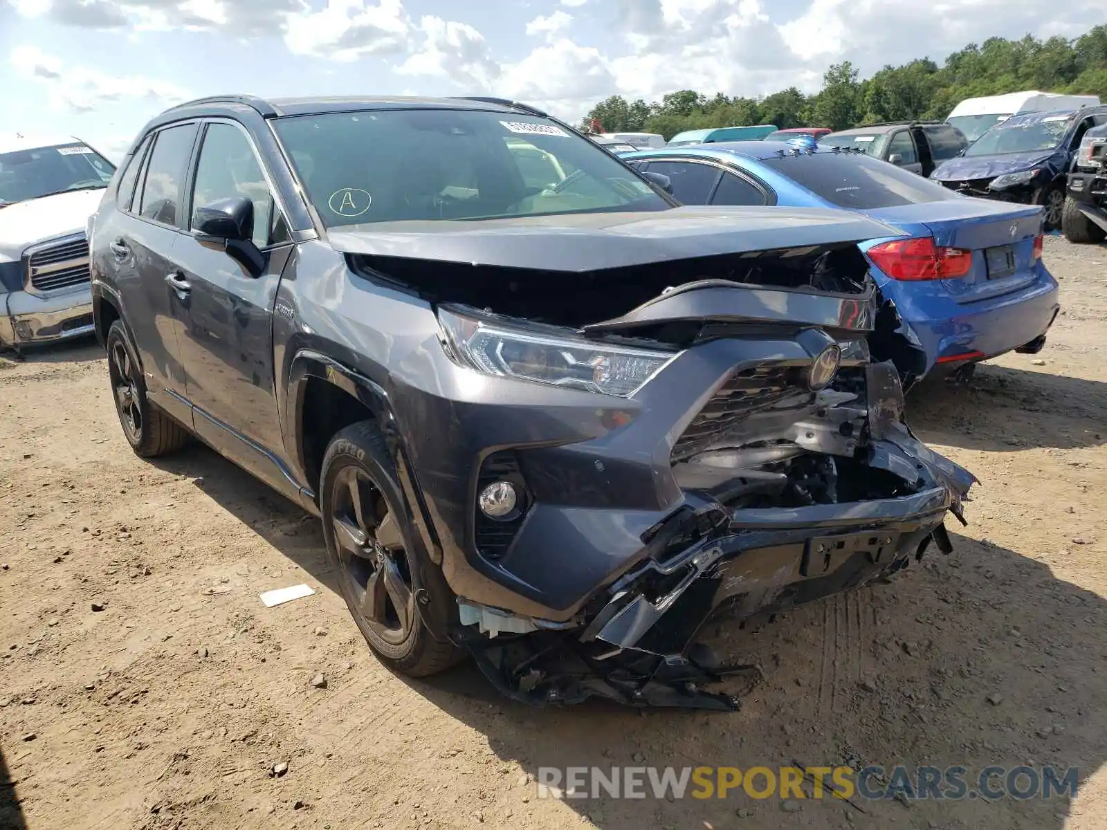 1 Photograph of a damaged car JTMEWRFV9KJ002662 TOYOTA RAV4 2019