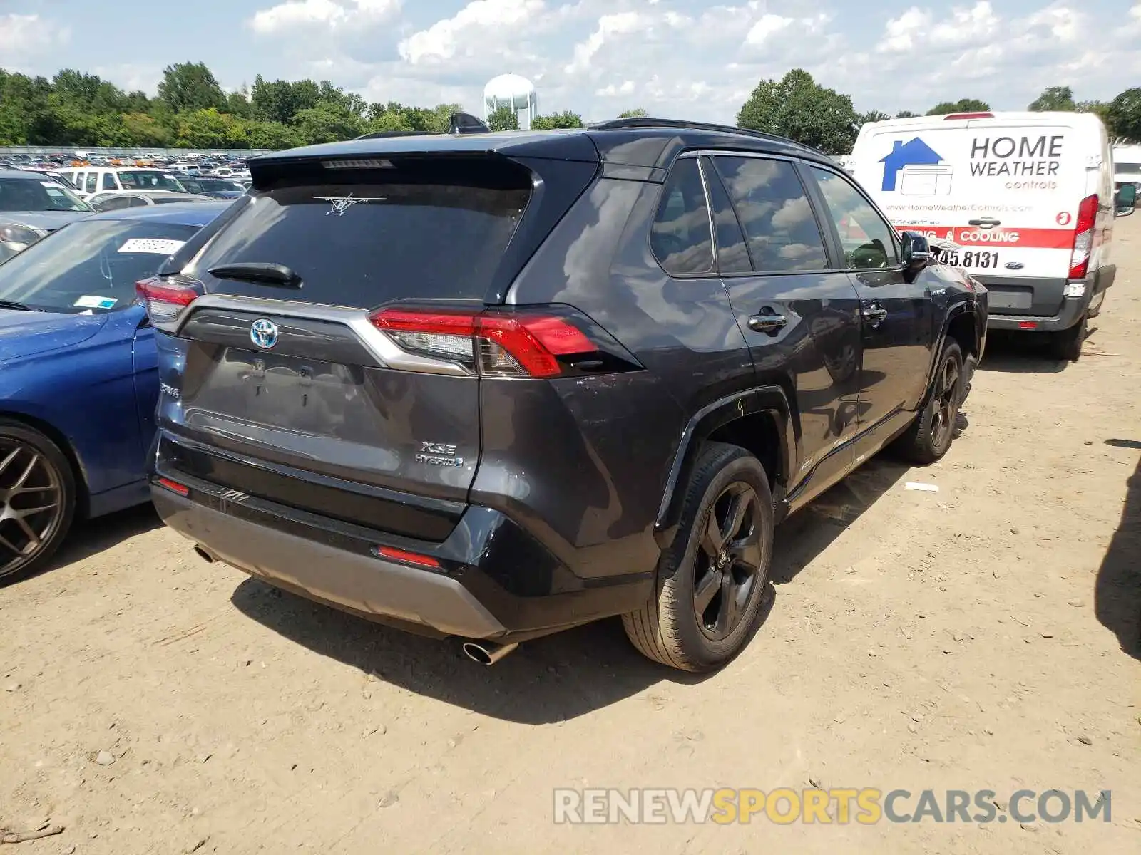 4 Photograph of a damaged car JTMEWRFV9KJ002662 TOYOTA RAV4 2019