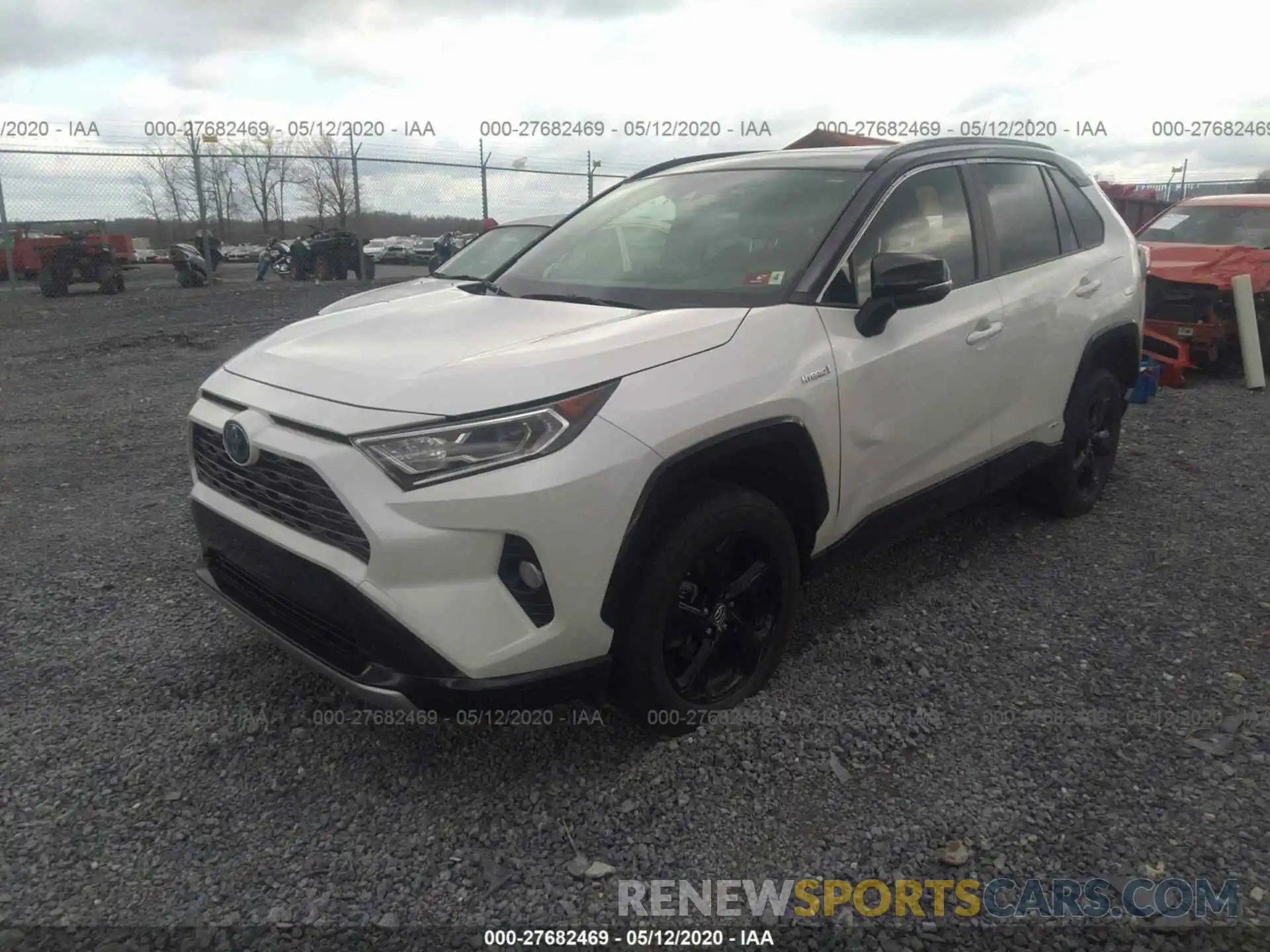 2 Фотография поврежденного автомобиля JTMEWRFV9KJ003486 TOYOTA RAV4 2019