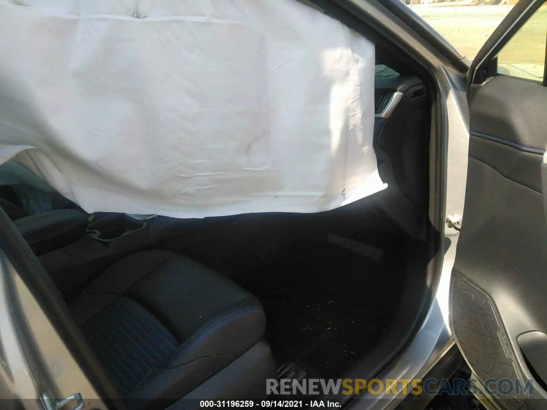 5 Photograph of a damaged car JTMEWRFV9KJ009661 TOYOTA RAV4 2019