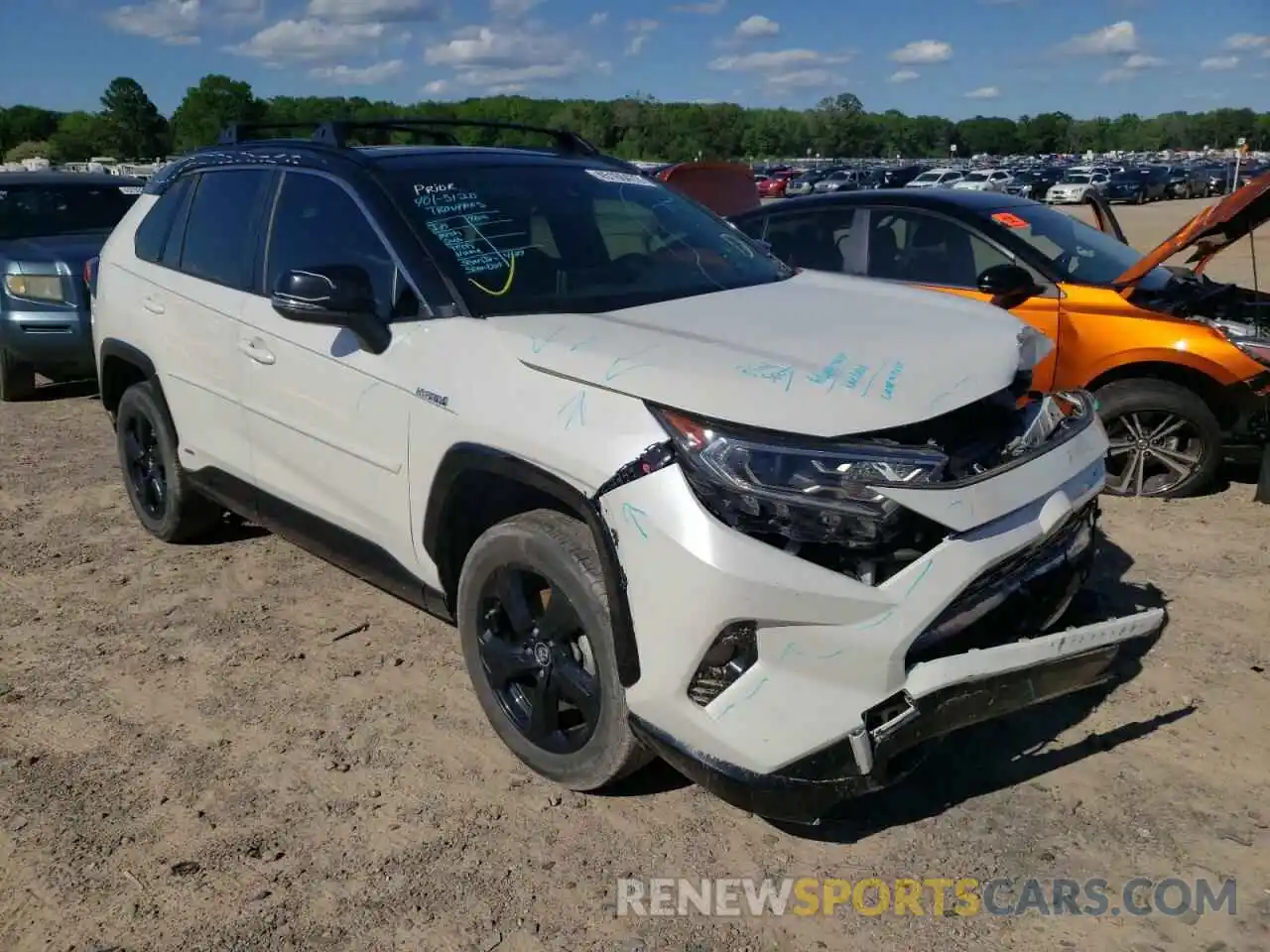 1 Photograph of a damaged car JTMEWRFV9KJ014696 TOYOTA RAV4 2019