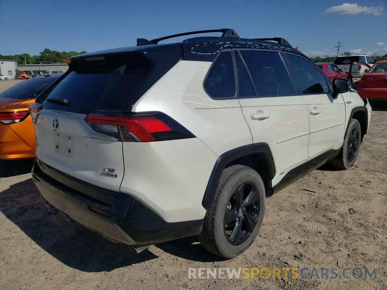 4 Photograph of a damaged car JTMEWRFV9KJ014696 TOYOTA RAV4 2019