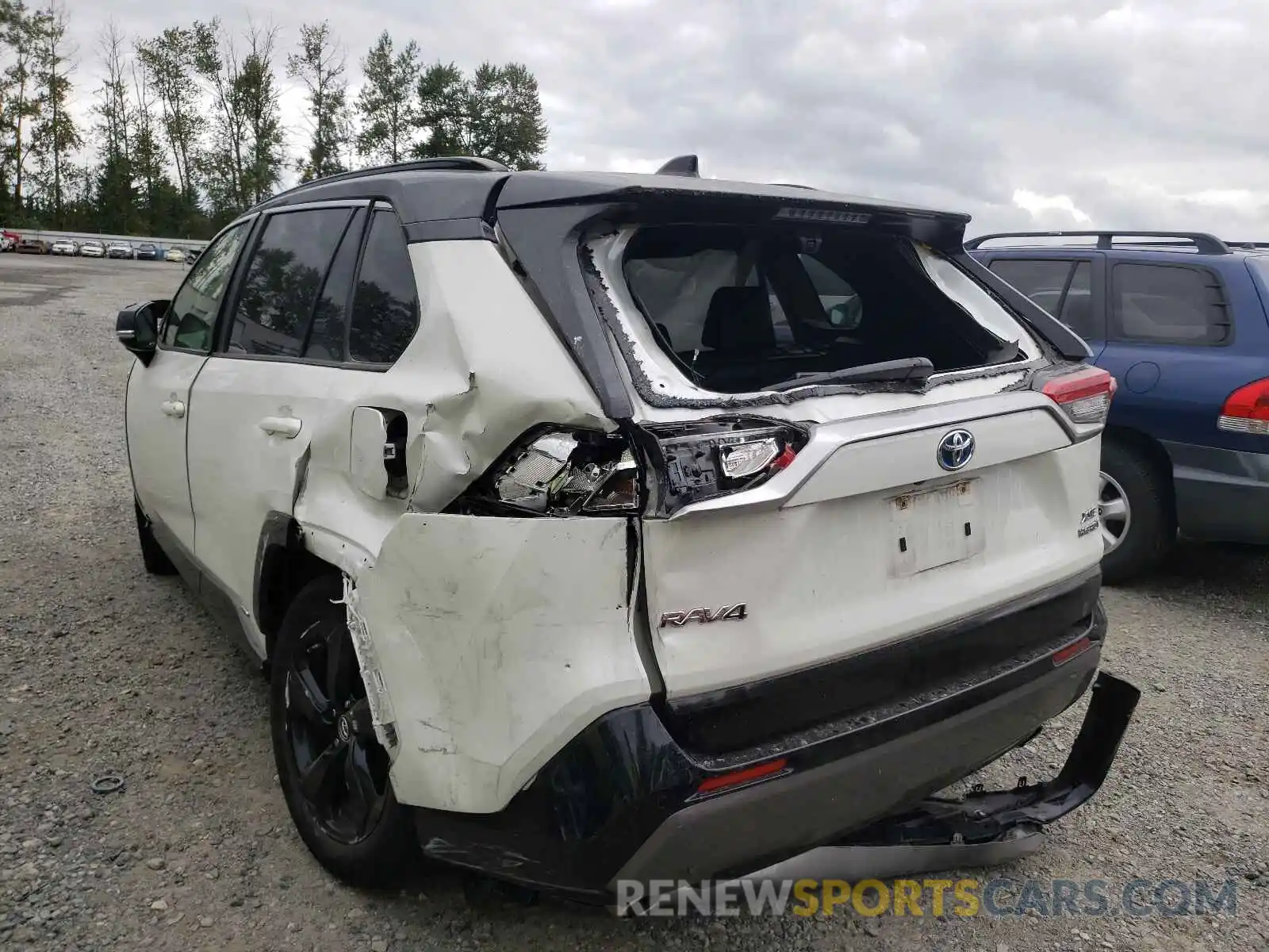 3 Photograph of a damaged car JTMEWRFV9KJ016173 TOYOTA RAV4 2019