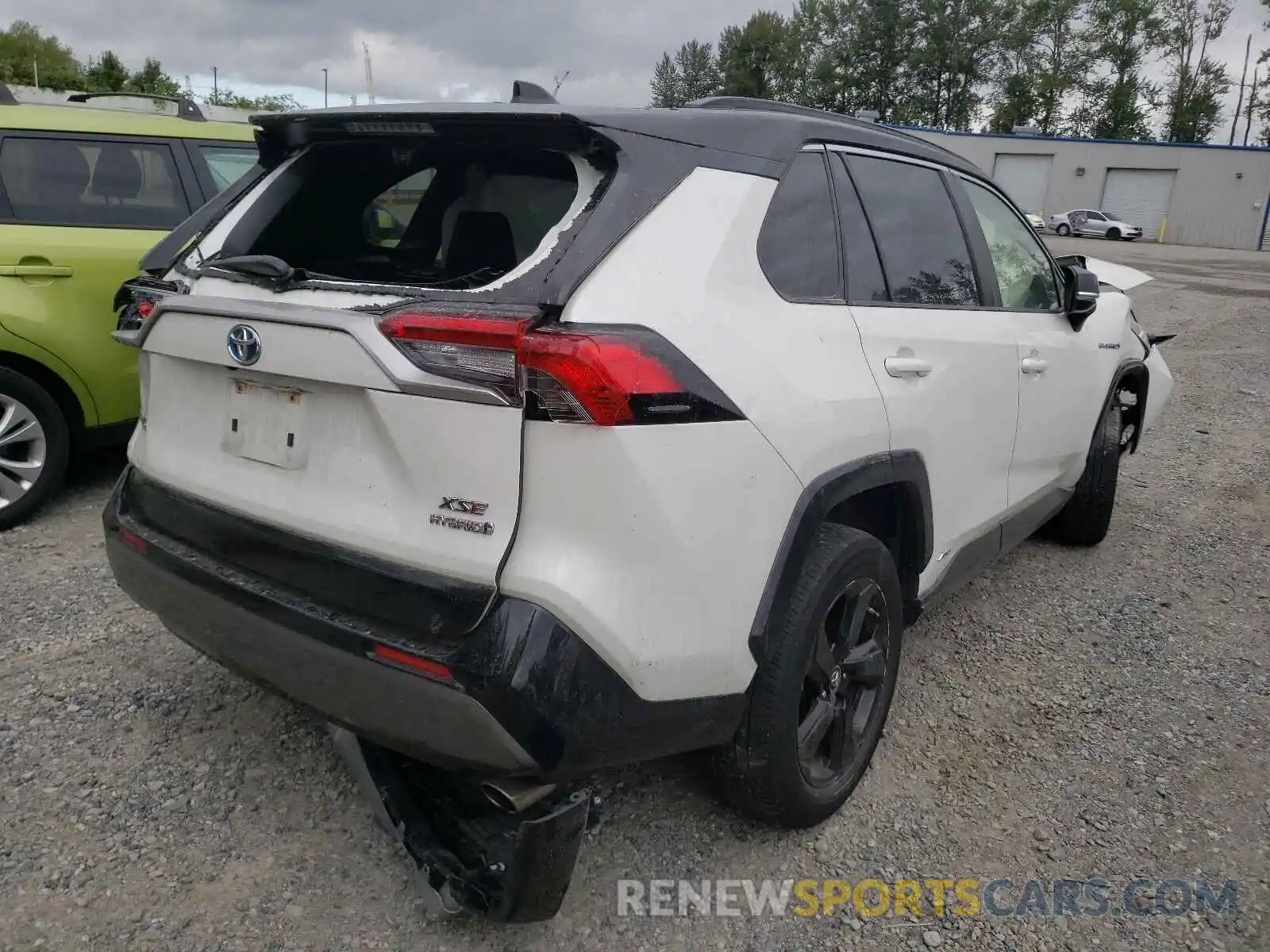 4 Photograph of a damaged car JTMEWRFV9KJ016173 TOYOTA RAV4 2019