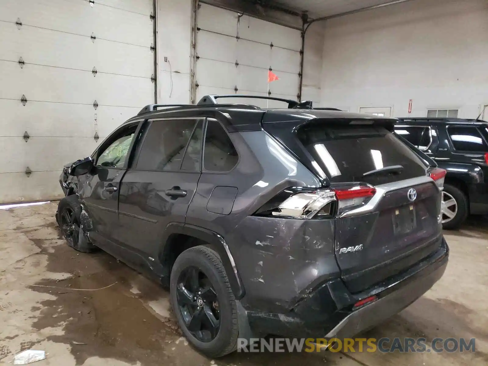 3 Photograph of a damaged car JTMEWRFV9KJ019753 TOYOTA RAV4 2019