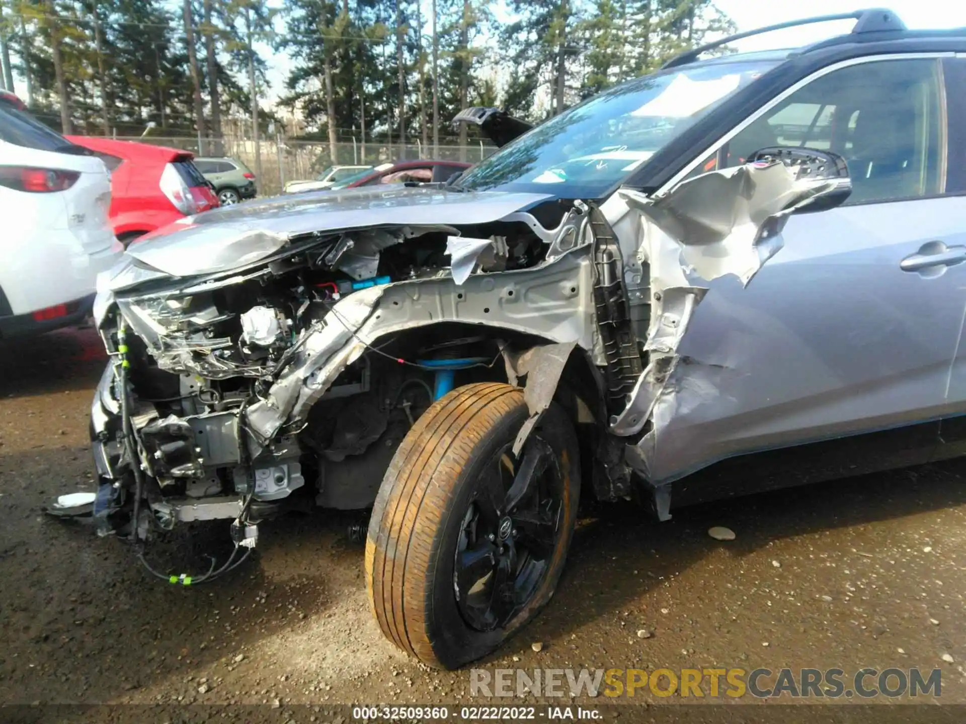 6 Photograph of a damaged car JTMEWRFV9KJ020465 TOYOTA RAV4 2019