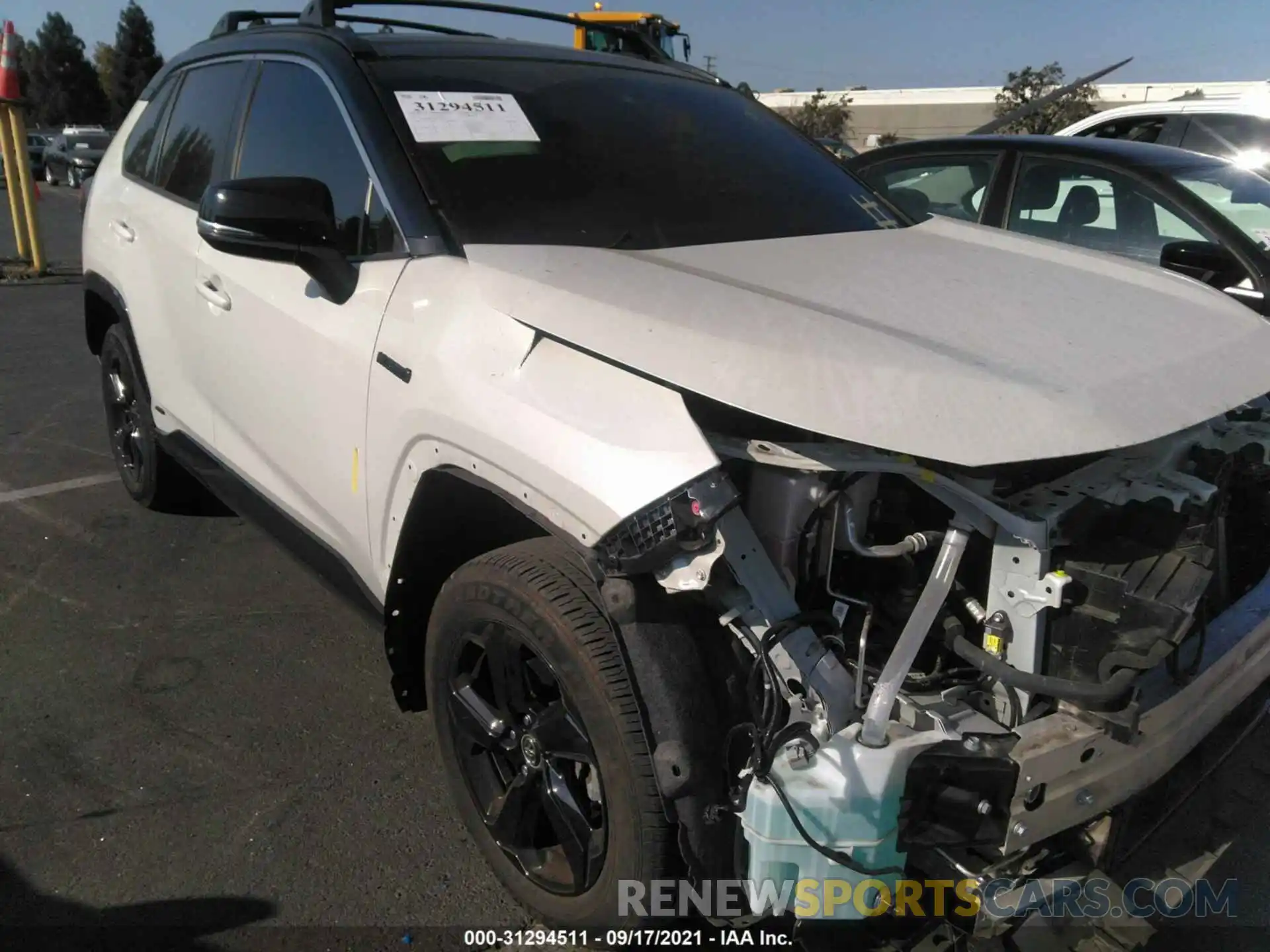 1 Photograph of a damaged car JTMEWRFV9KJ022068 TOYOTA RAV4 2019