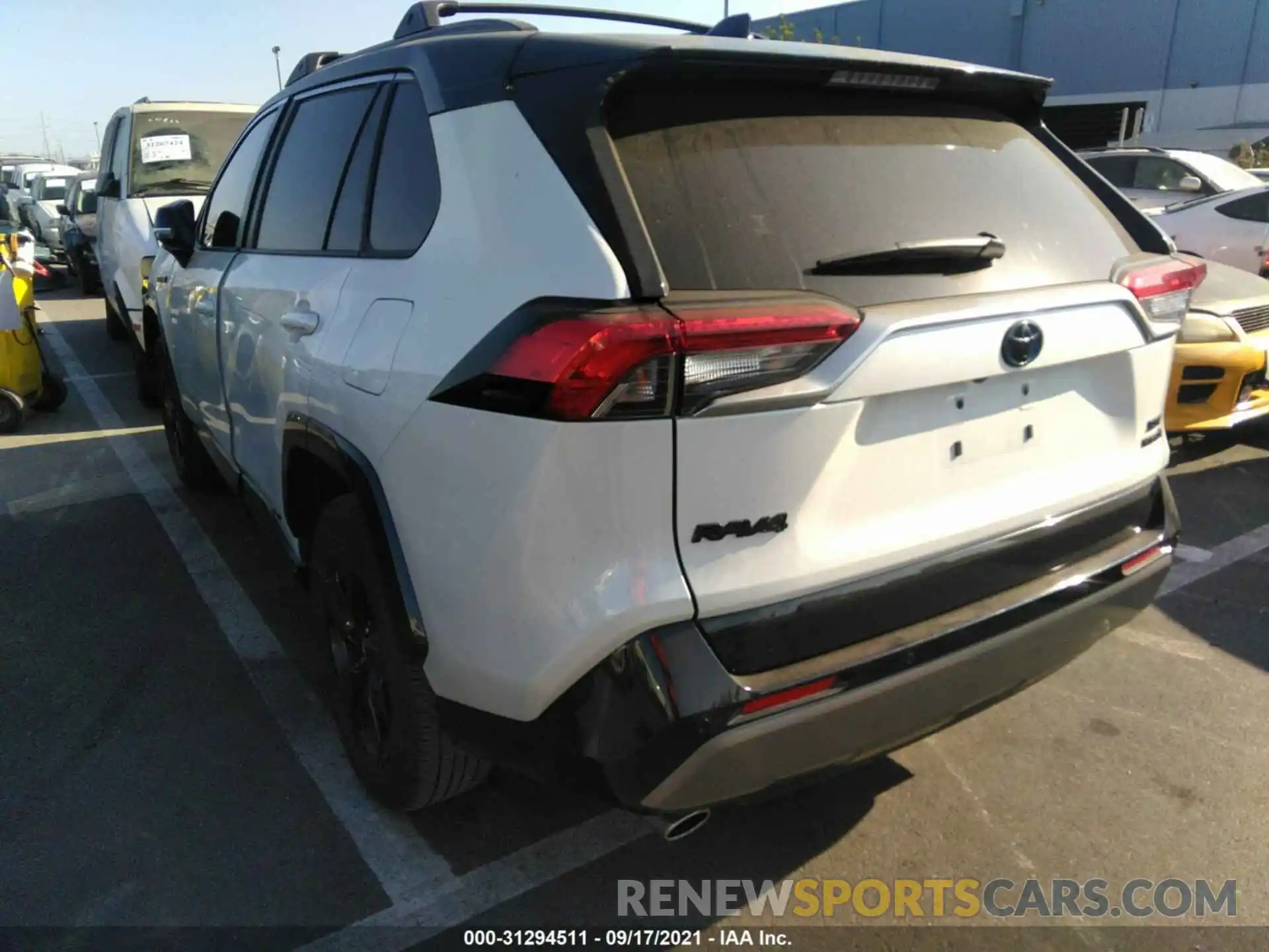 3 Photograph of a damaged car JTMEWRFV9KJ022068 TOYOTA RAV4 2019