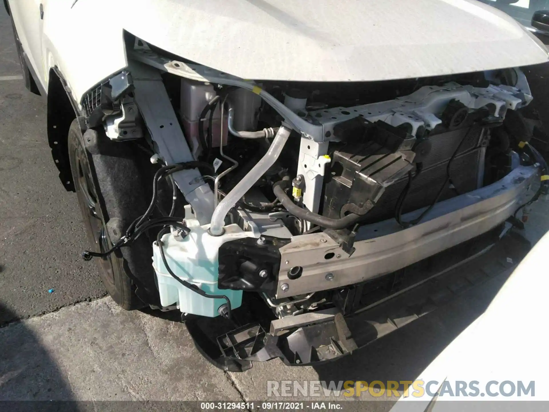 6 Photograph of a damaged car JTMEWRFV9KJ022068 TOYOTA RAV4 2019