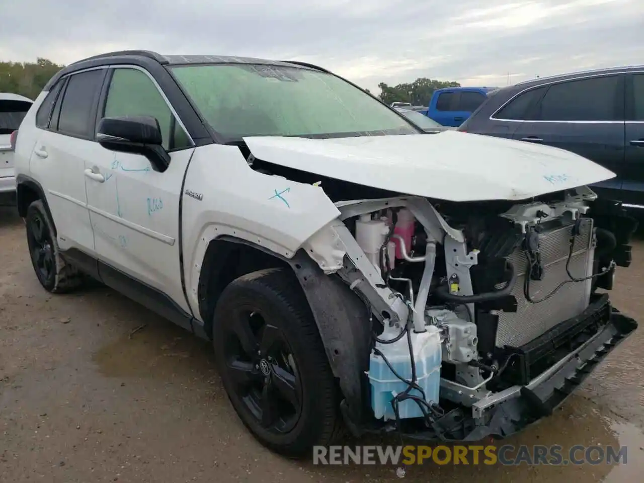 1 Photograph of a damaged car JTMEWRFV9KJ022765 TOYOTA RAV4 2019