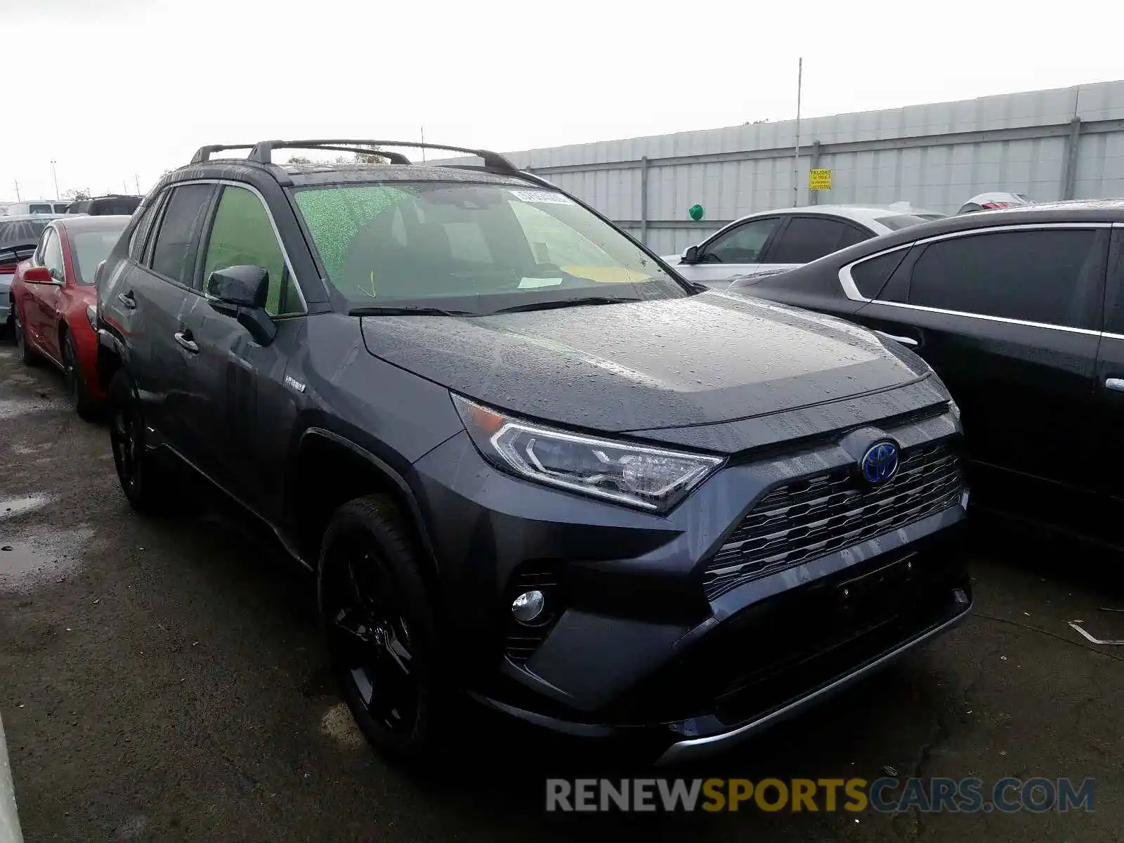 1 Photograph of a damaged car JTMEWRFV9KJ023110 TOYOTA RAV4 2019