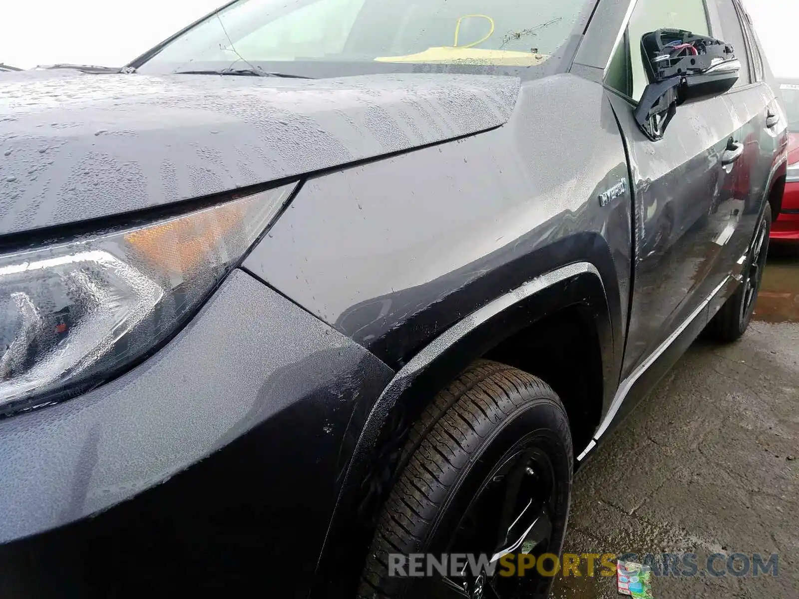 9 Photograph of a damaged car JTMEWRFV9KJ023110 TOYOTA RAV4 2019