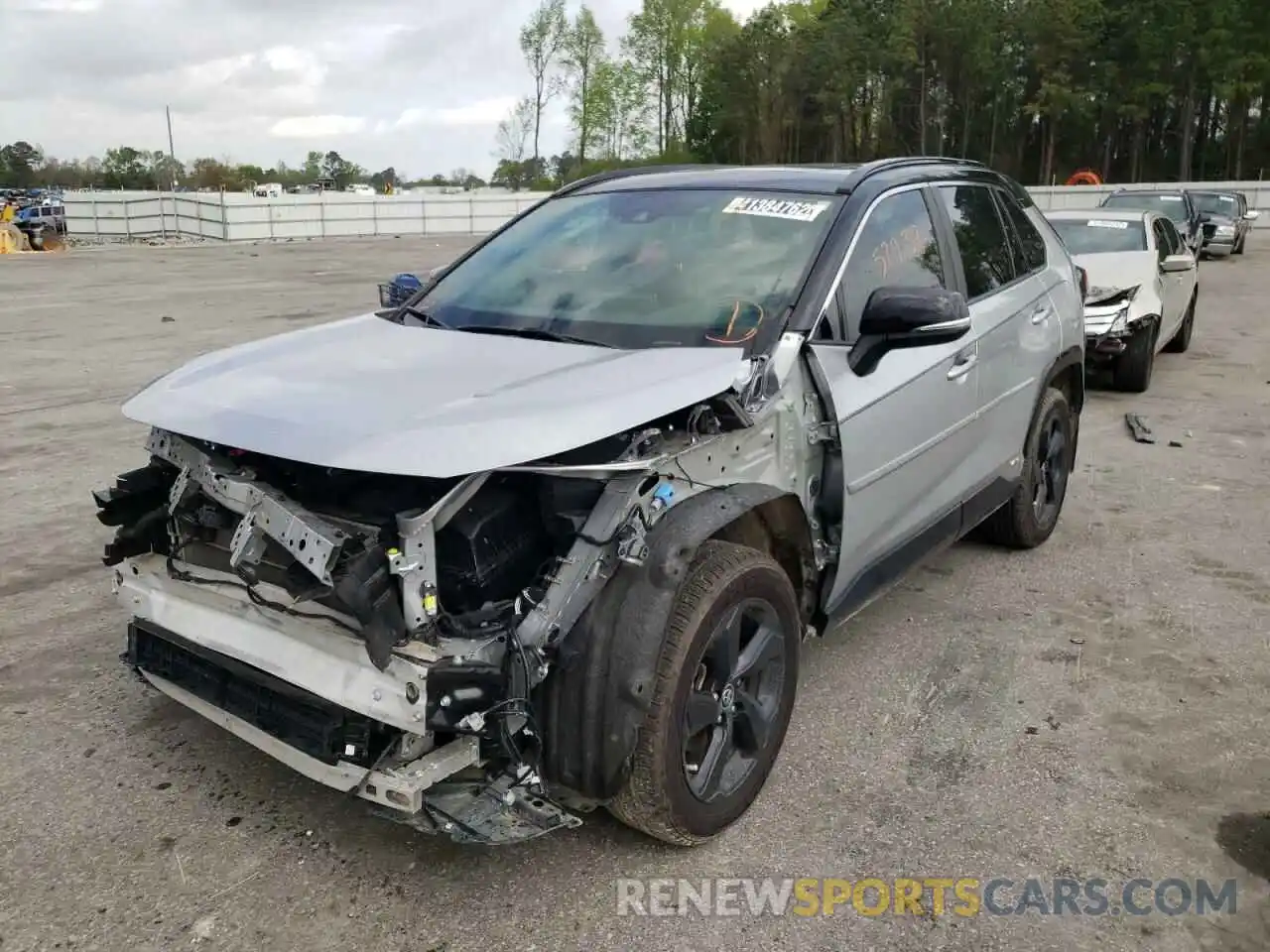 2 Photograph of a damaged car JTMEWRFV9KJ025195 TOYOTA RAV4 2019