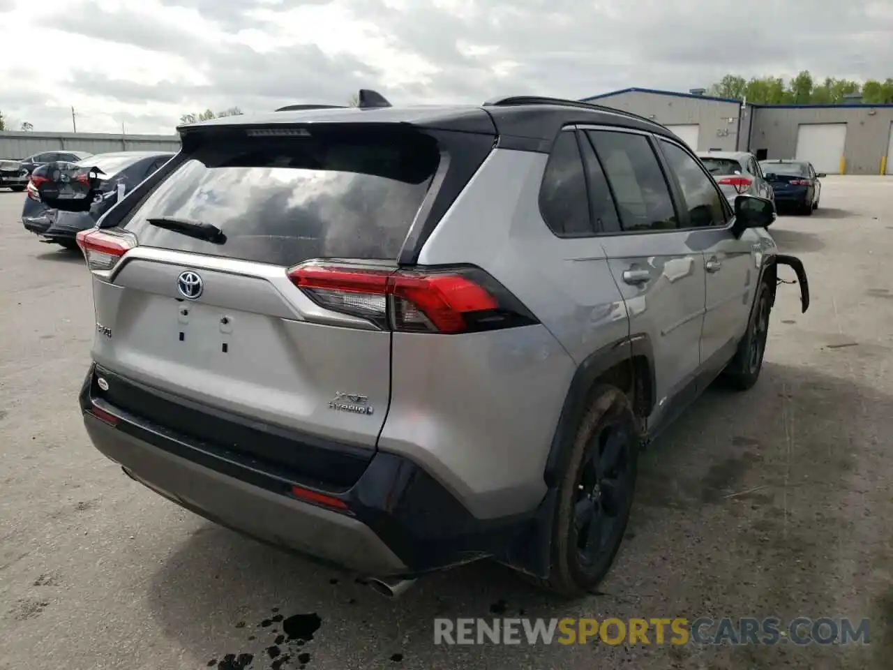 4 Photograph of a damaged car JTMEWRFV9KJ025195 TOYOTA RAV4 2019