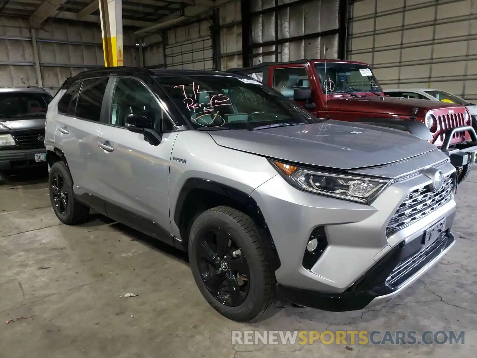 1 Photograph of a damaged car JTMEWRFVXKD505678 TOYOTA RAV4 2019